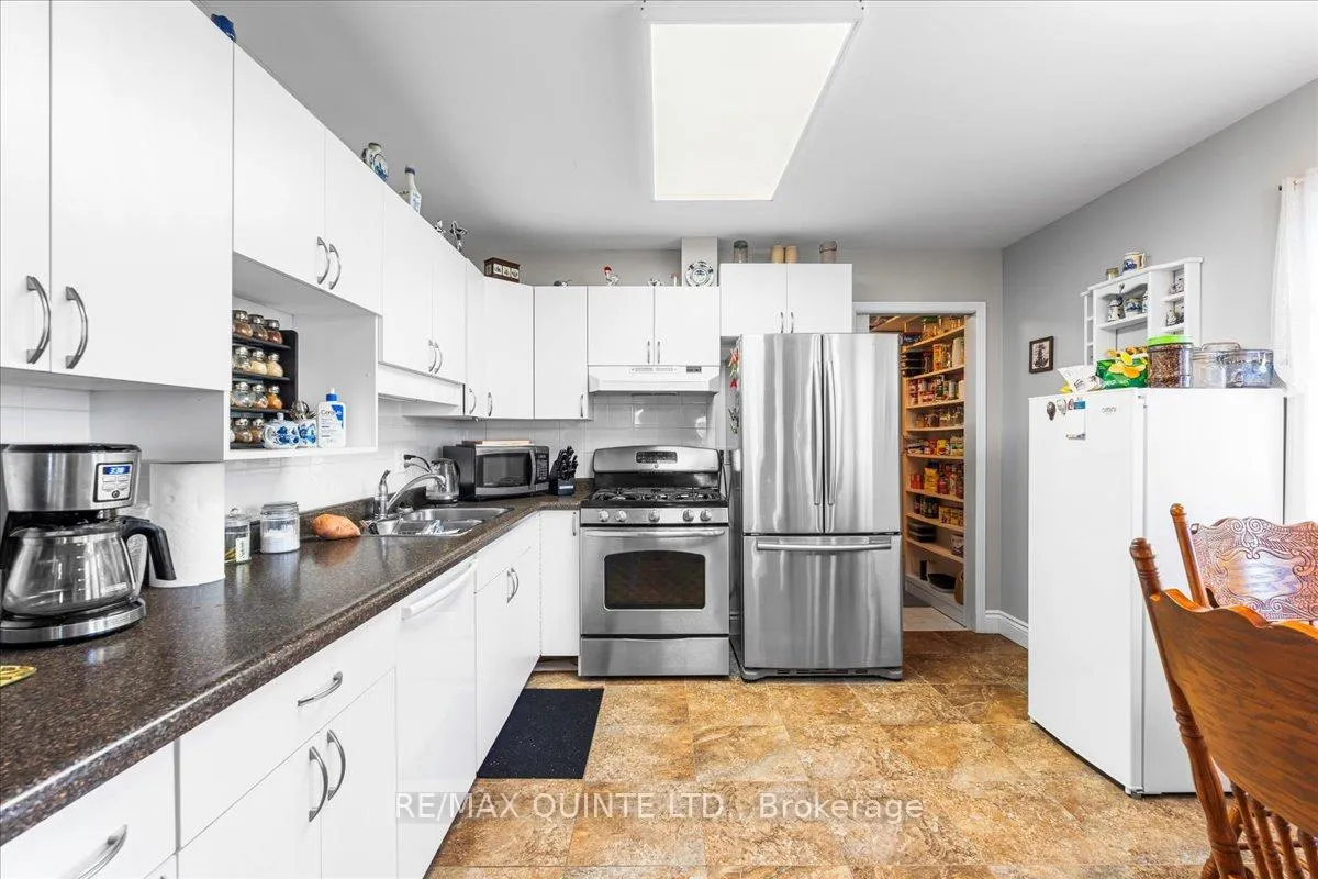 Photo 20 of 51 Cretney Drive, Prince Edward County, Wellington Ward — HOMEH