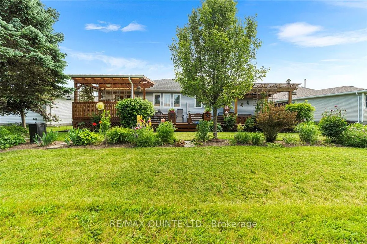 Photo 35 of 51 Cretney Drive, Prince Edward County, Wellington Ward — HOMEH