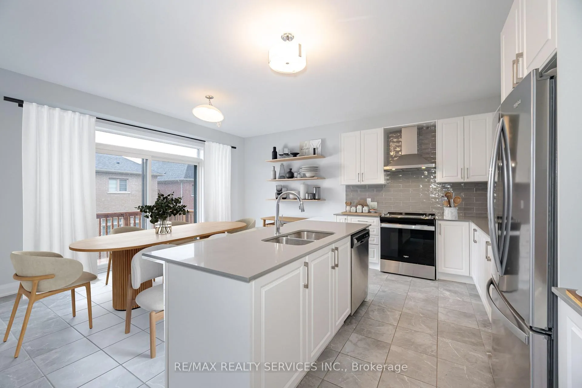 Photo 10 of 8 Sweet Cicely Street, Springwater, Minesing — HOMEH
