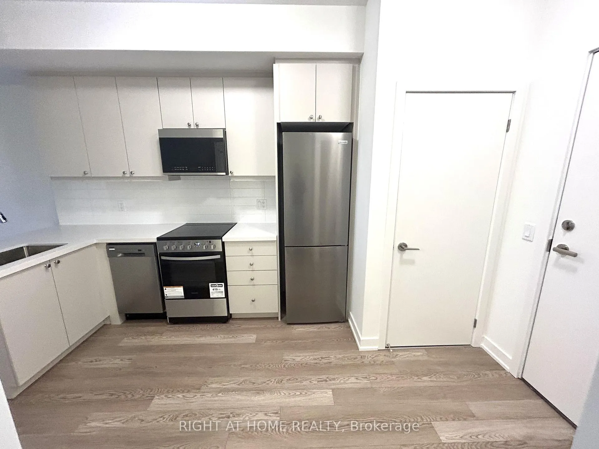 Photo 2 of Unit 820, 51 Clarington Boulevard, Clarington, Bowmanville — HOMEH