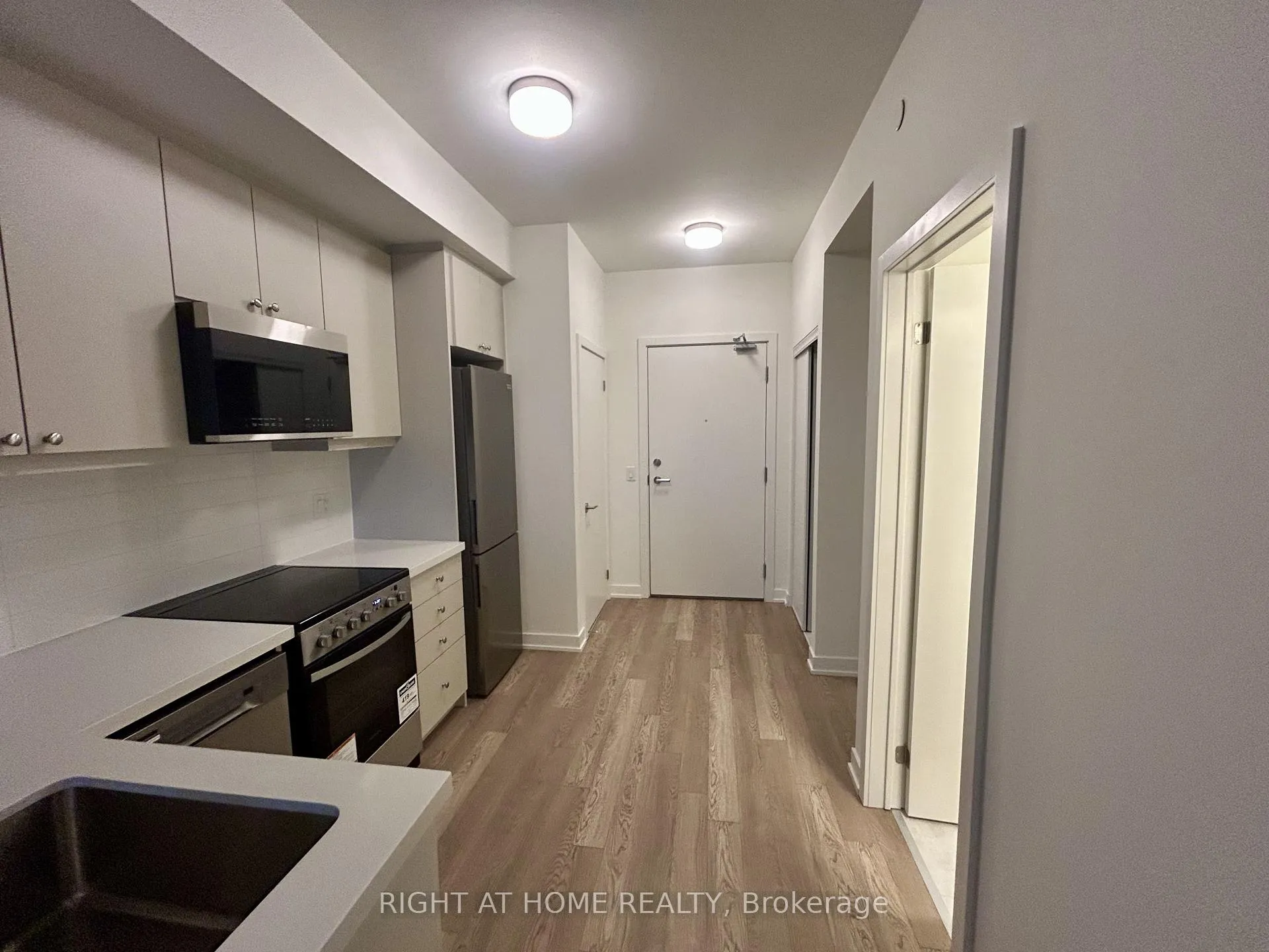Photo 3 of Unit 820, 51 Clarington Boulevard, Clarington, Bowmanville — HOMEH