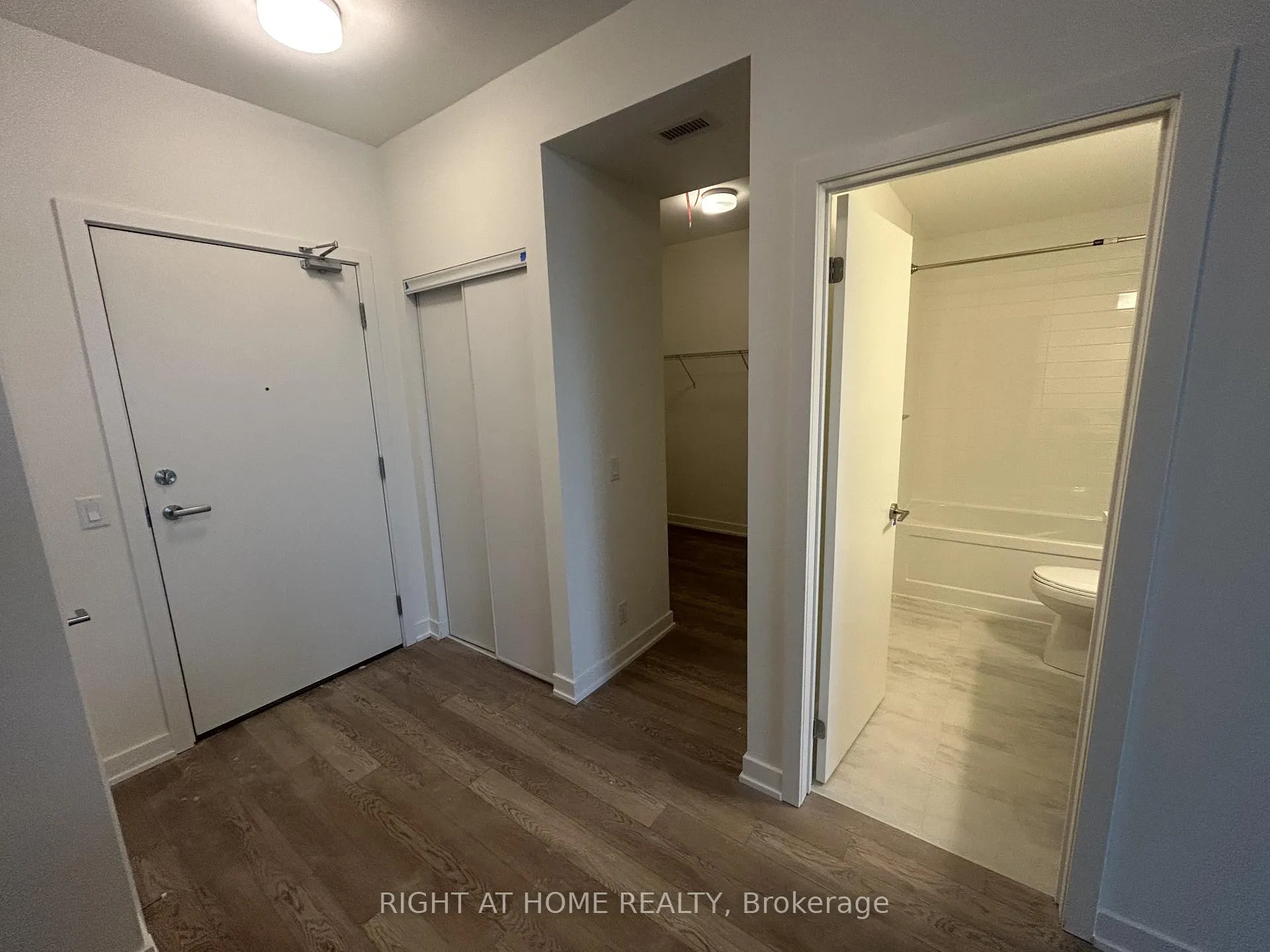 Photo 6 of Unit 820, 51 Clarington Boulevard, Clarington, Bowmanville — HOMEH