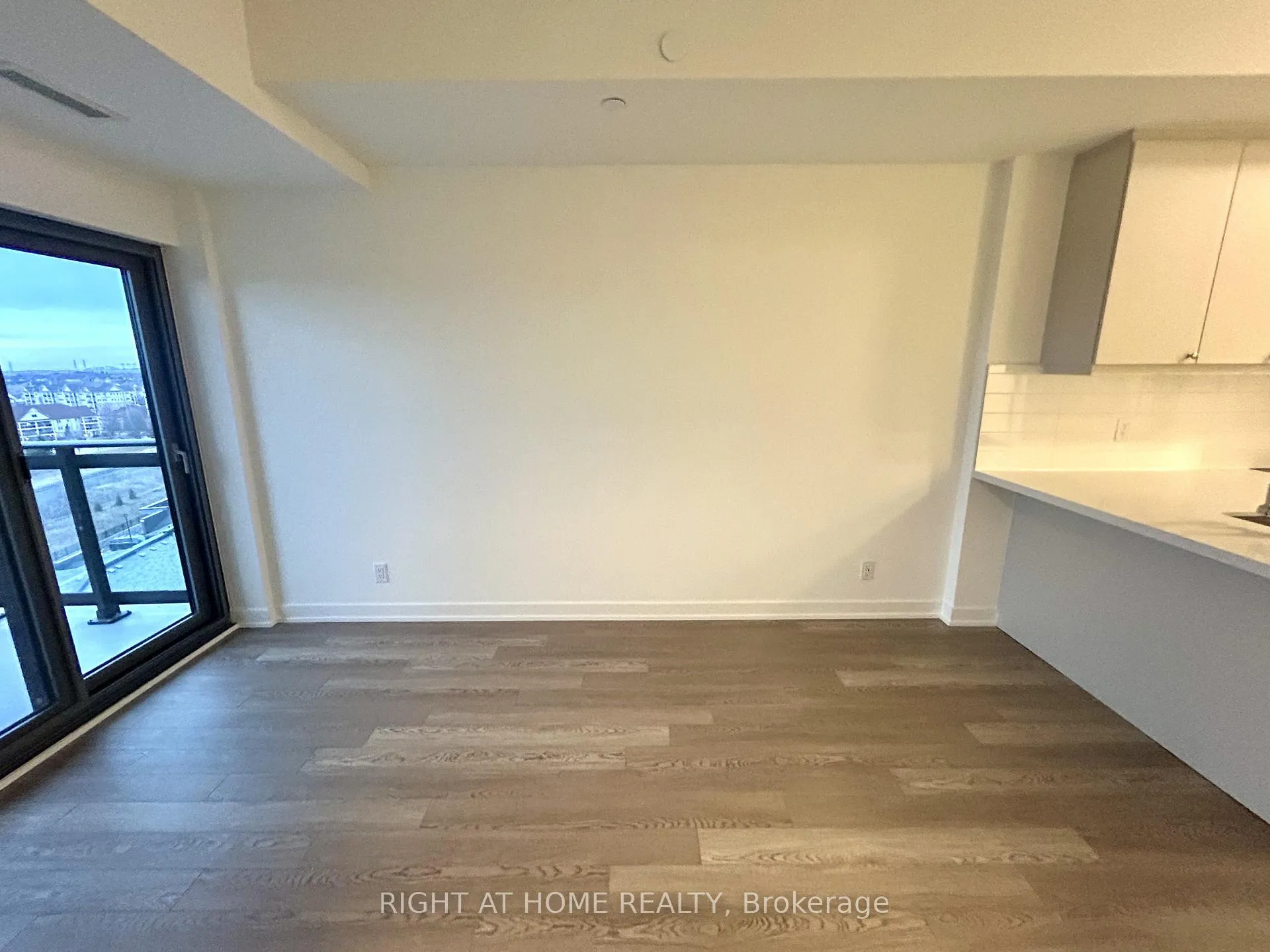 Photo 8 of Unit 820, 51 Clarington Boulevard, Clarington, Bowmanville — HOMEH
