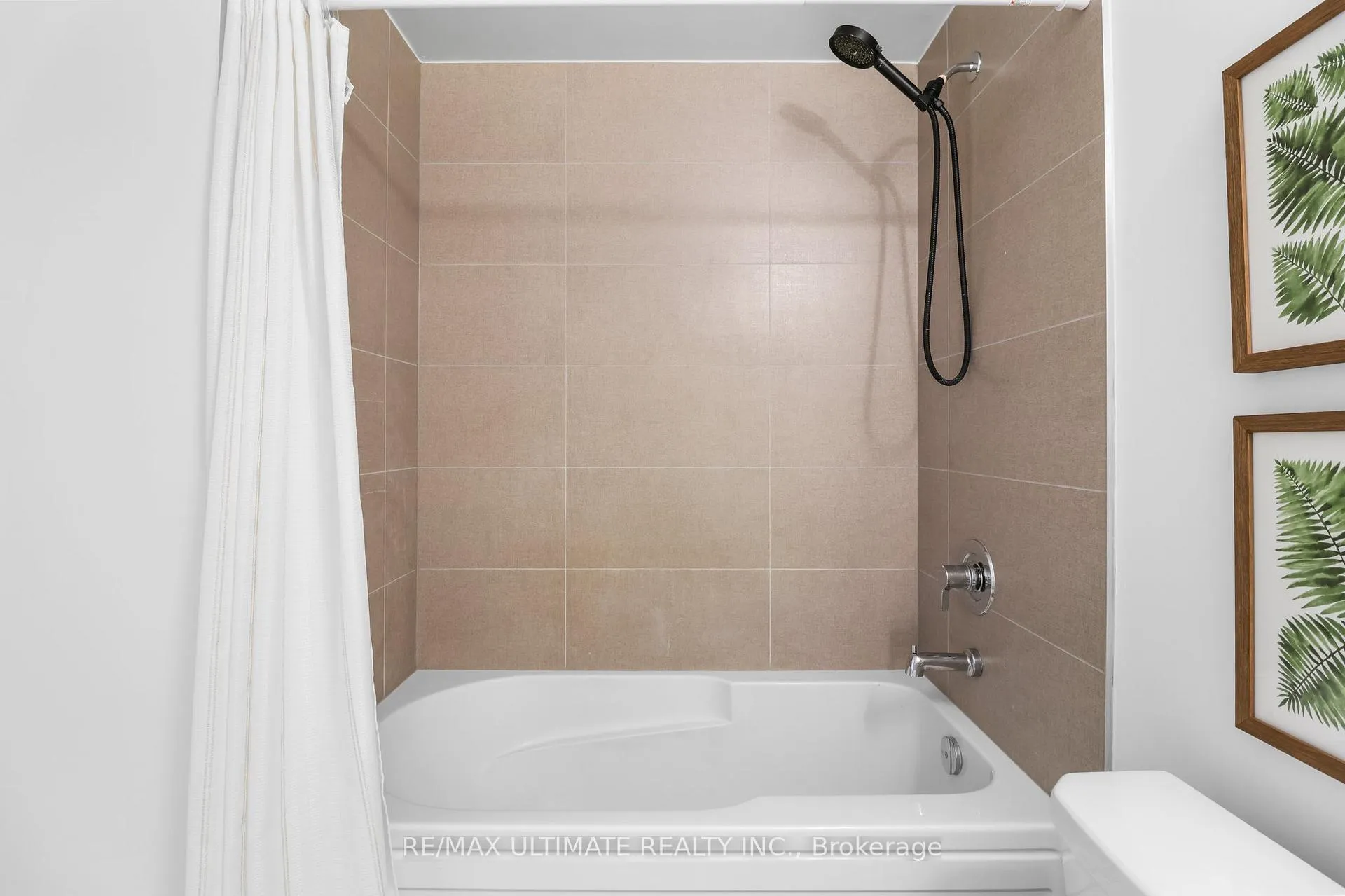 Photo 12 of Unit 611, 2550 Simcoe Street N, Oshawa, Windfields — HOMEH