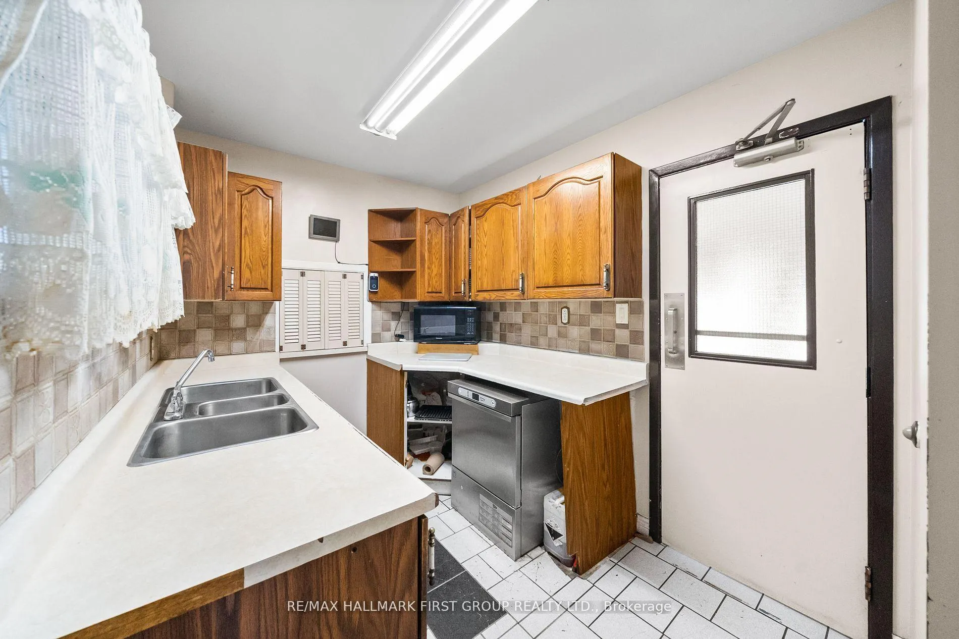 Photo 11 of 1652 Taunton Road, Clarington, Rural Clarington — HOMEH