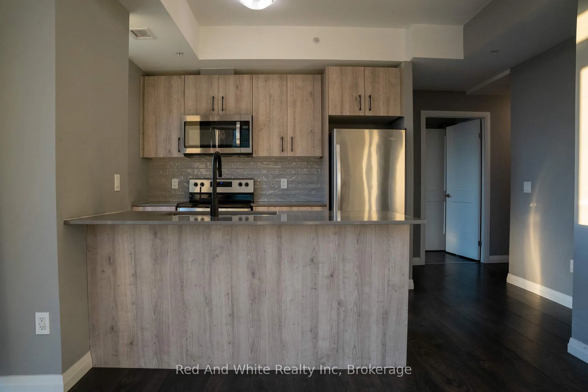 Photo 27 of Unit 605, 108 Garment Street, Kitchener, City Commercial Core — HOMEH