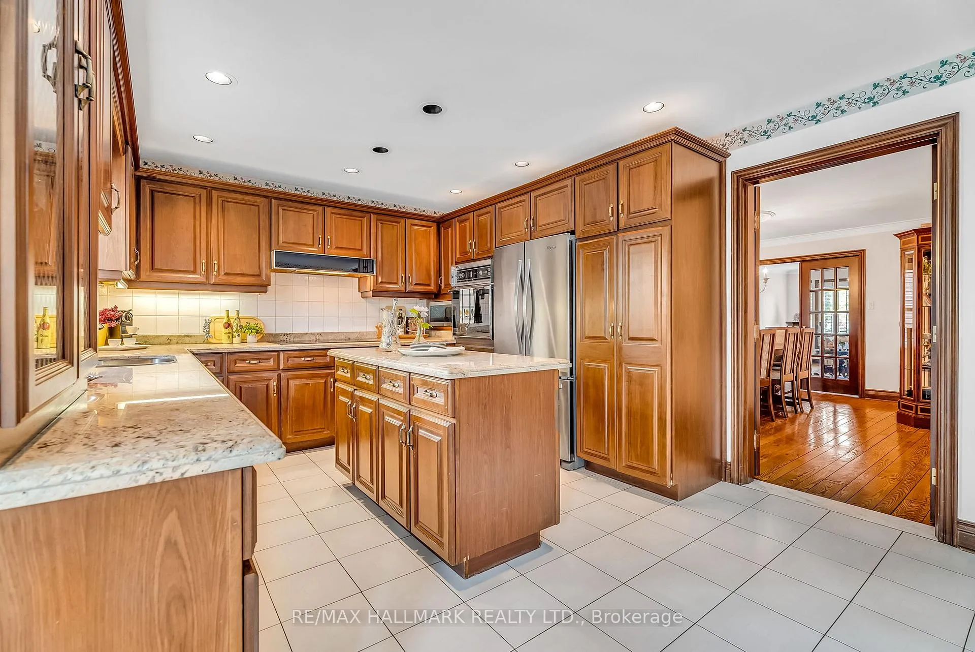 Photo 13 of 415 Wycliffe Avenue, Vaughan, Islington Woods — HOMEH