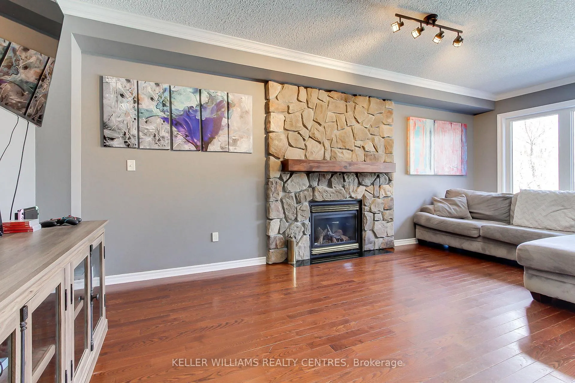 Photo 12 of 18 Oakside Court, Barrie, Ardagh — HOMEH