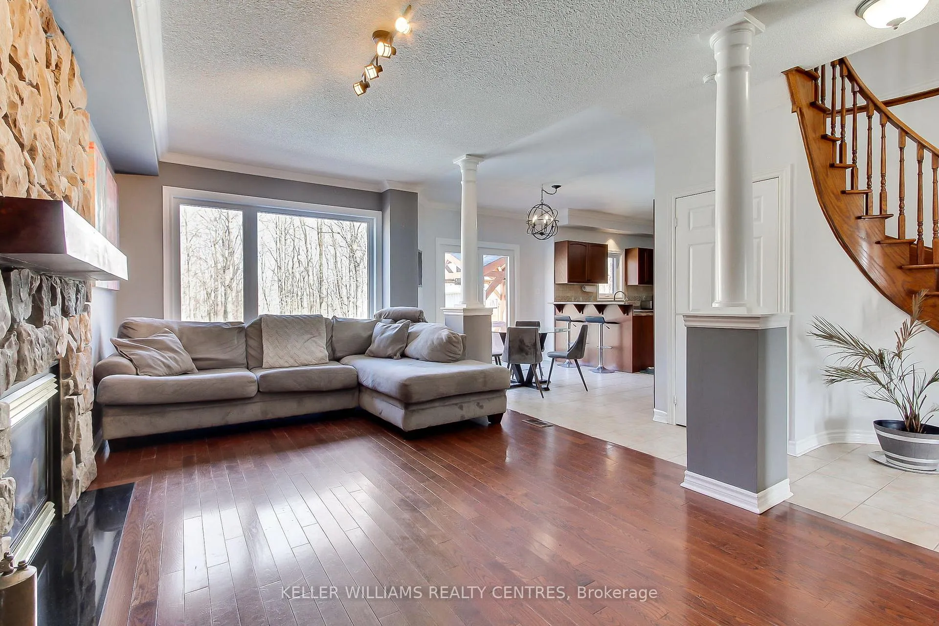 Photo 13 of 18 Oakside Court, Barrie, Ardagh — HOMEH