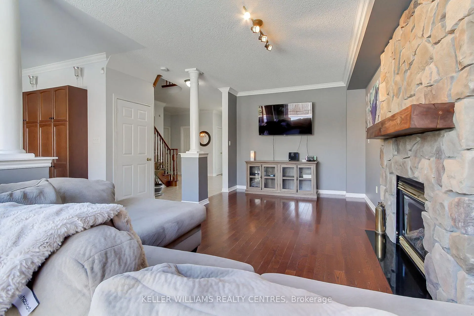 Photo 14 of 18 Oakside Court, Barrie, Ardagh — HOMEH