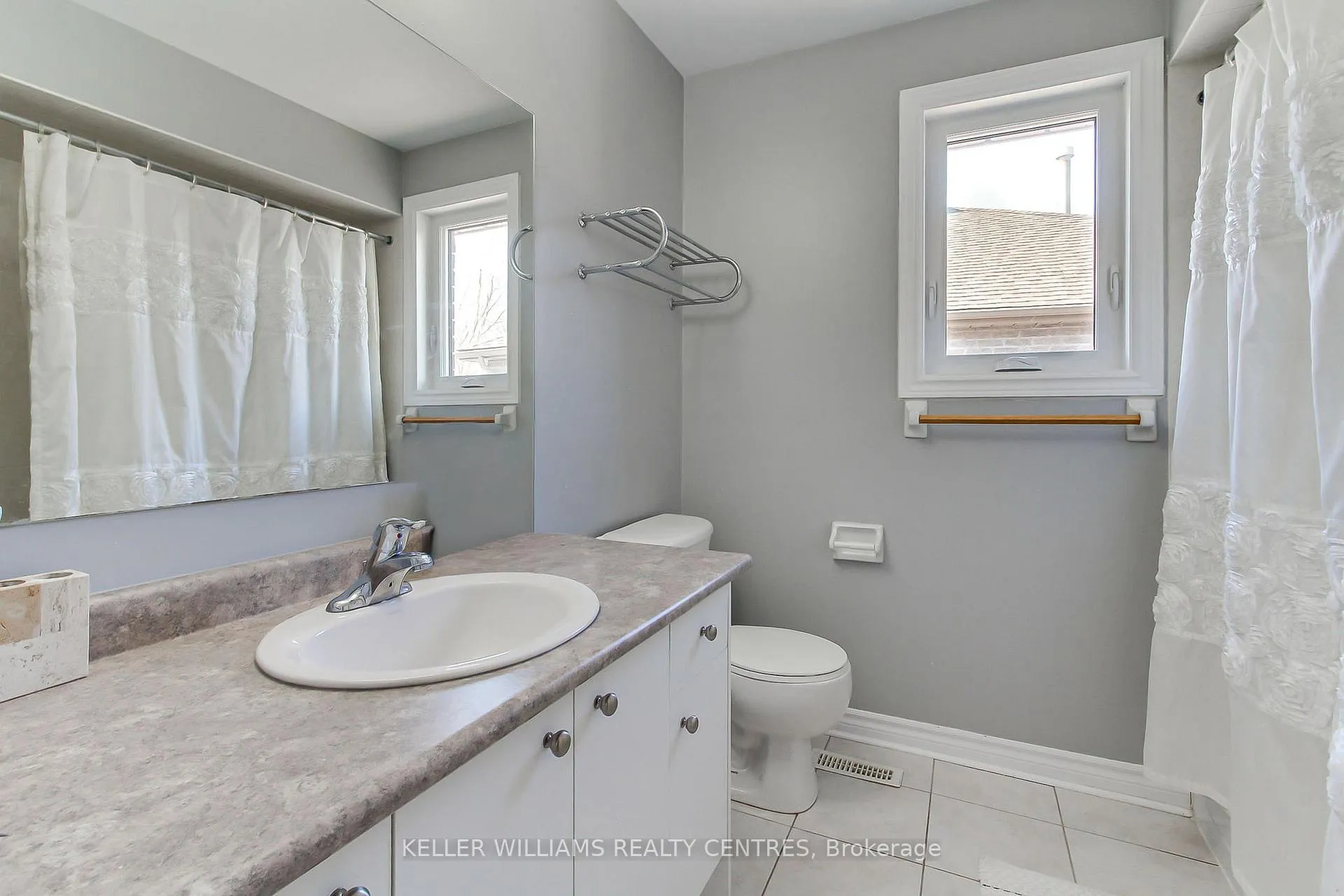 Photo 27 of 18 Oakside Court, Barrie, Ardagh — HOMEH
