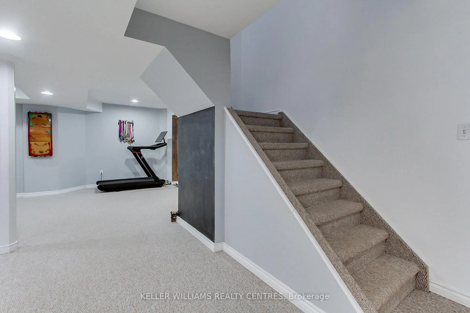 Photo 28 of 18 Oakside Court, Barrie, Ardagh — HOMEH