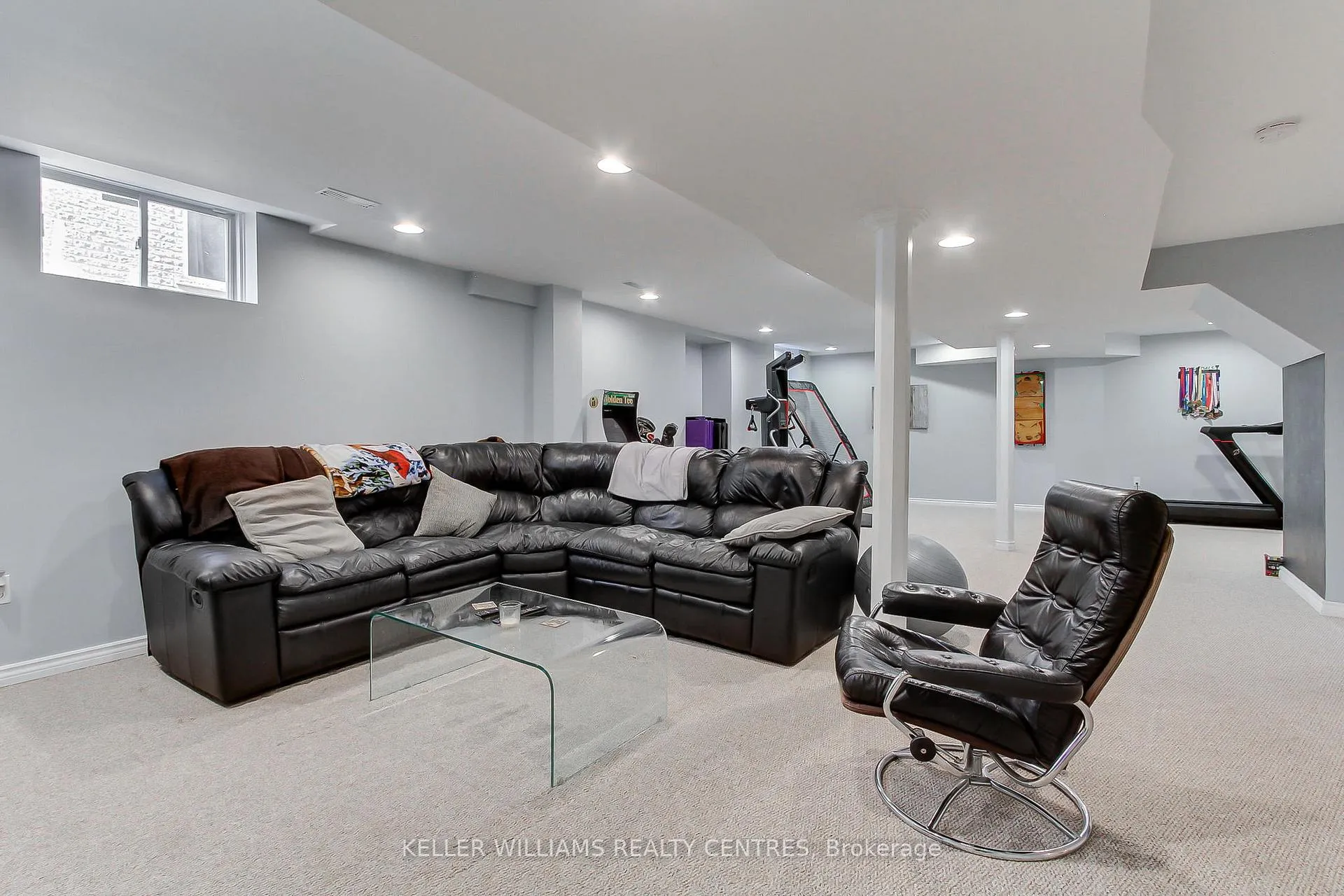 Photo 30 of 18 Oakside Court, Barrie, Ardagh — HOMEH