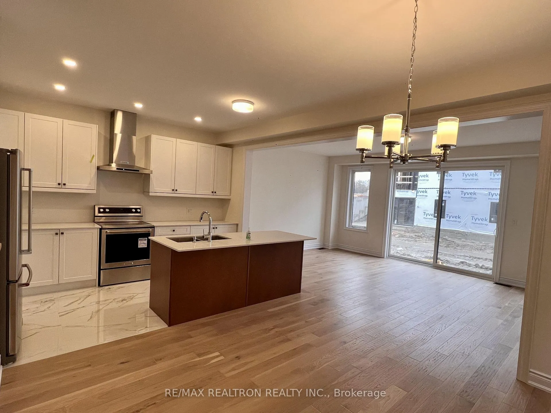 Photo 4 of 99 Bearberry Road, Springwater, Midhurst — HOMEH