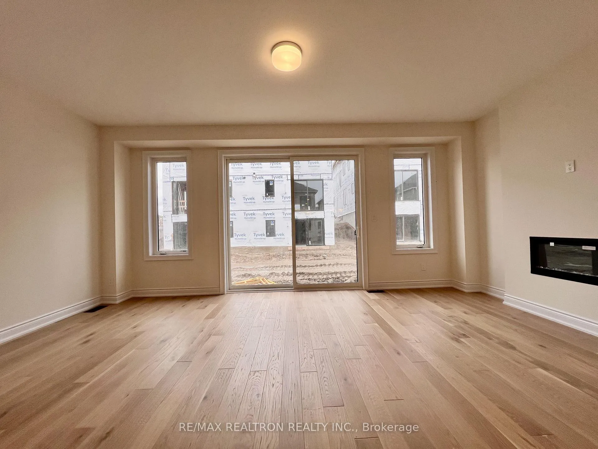 Photo 10 of 99 Bearberry Road, Springwater, Midhurst — HOMEH