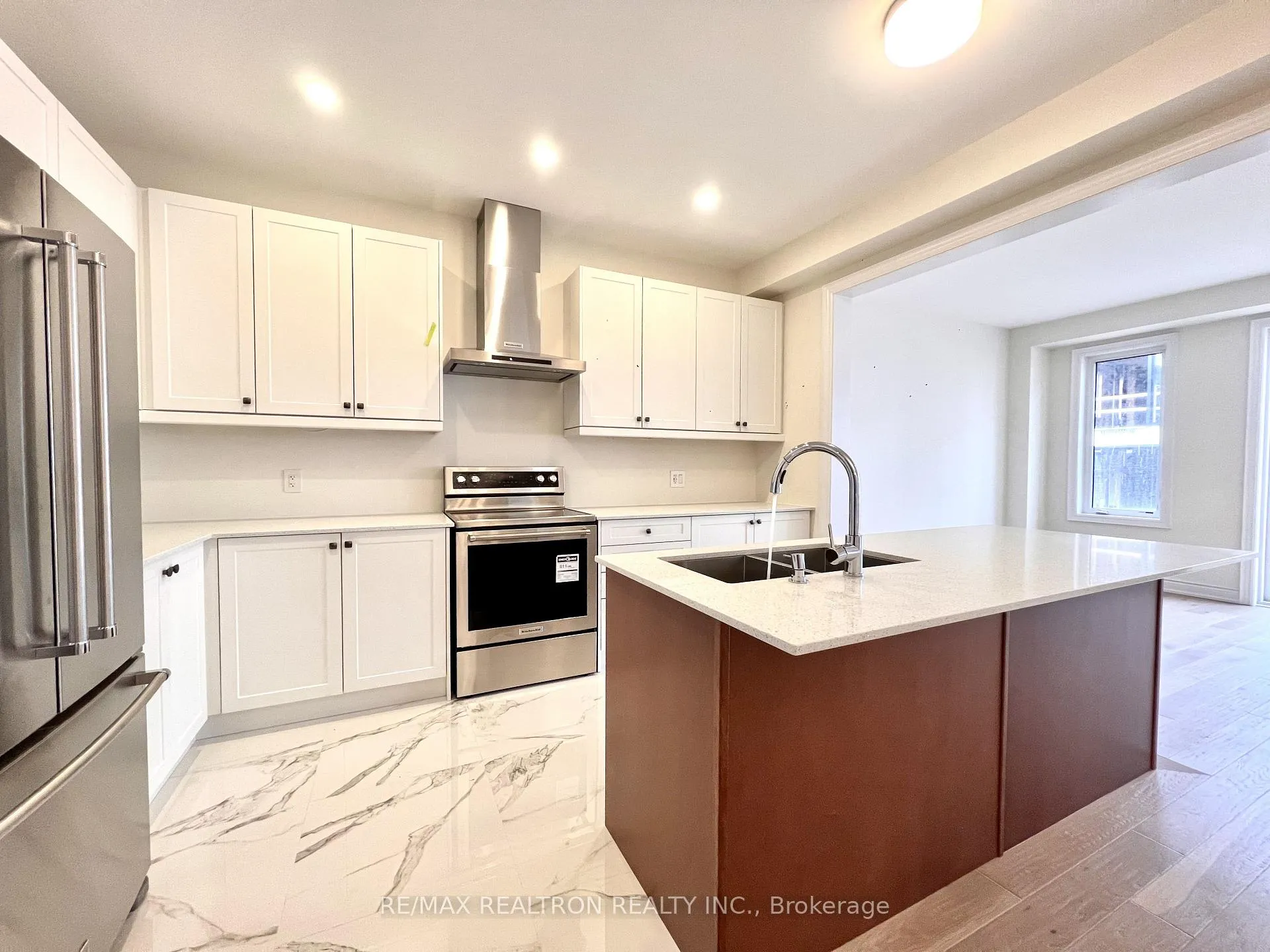 Photo 11 of 99 Bearberry Road, Springwater, Midhurst — HOMEH