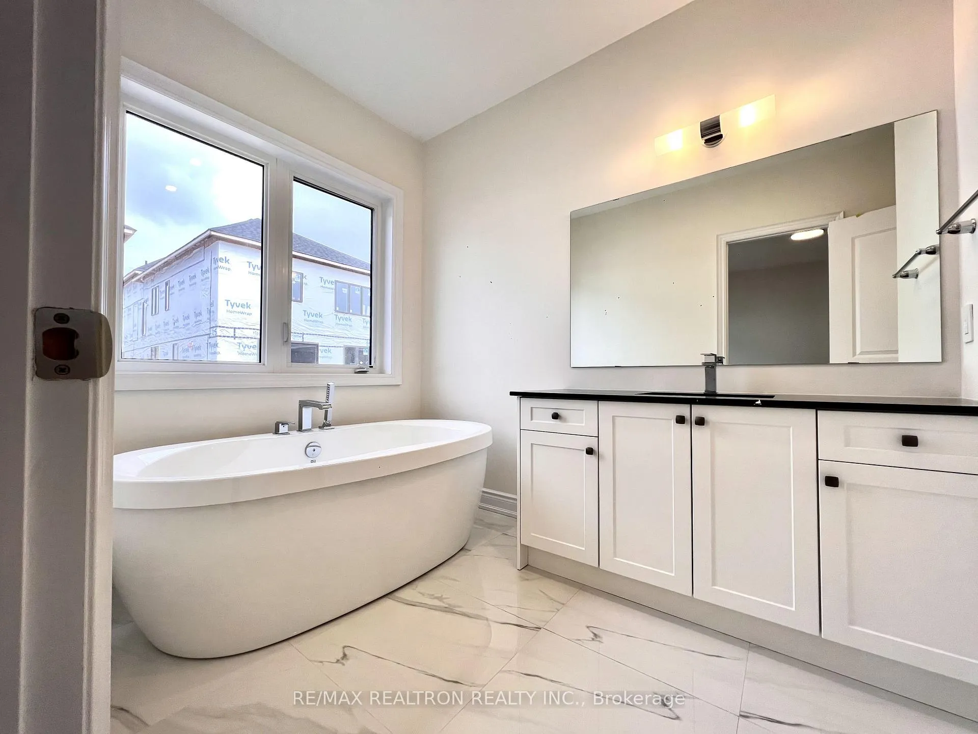 Photo 27 of 99 Bearberry Road, Springwater, Midhurst — HOMEH
