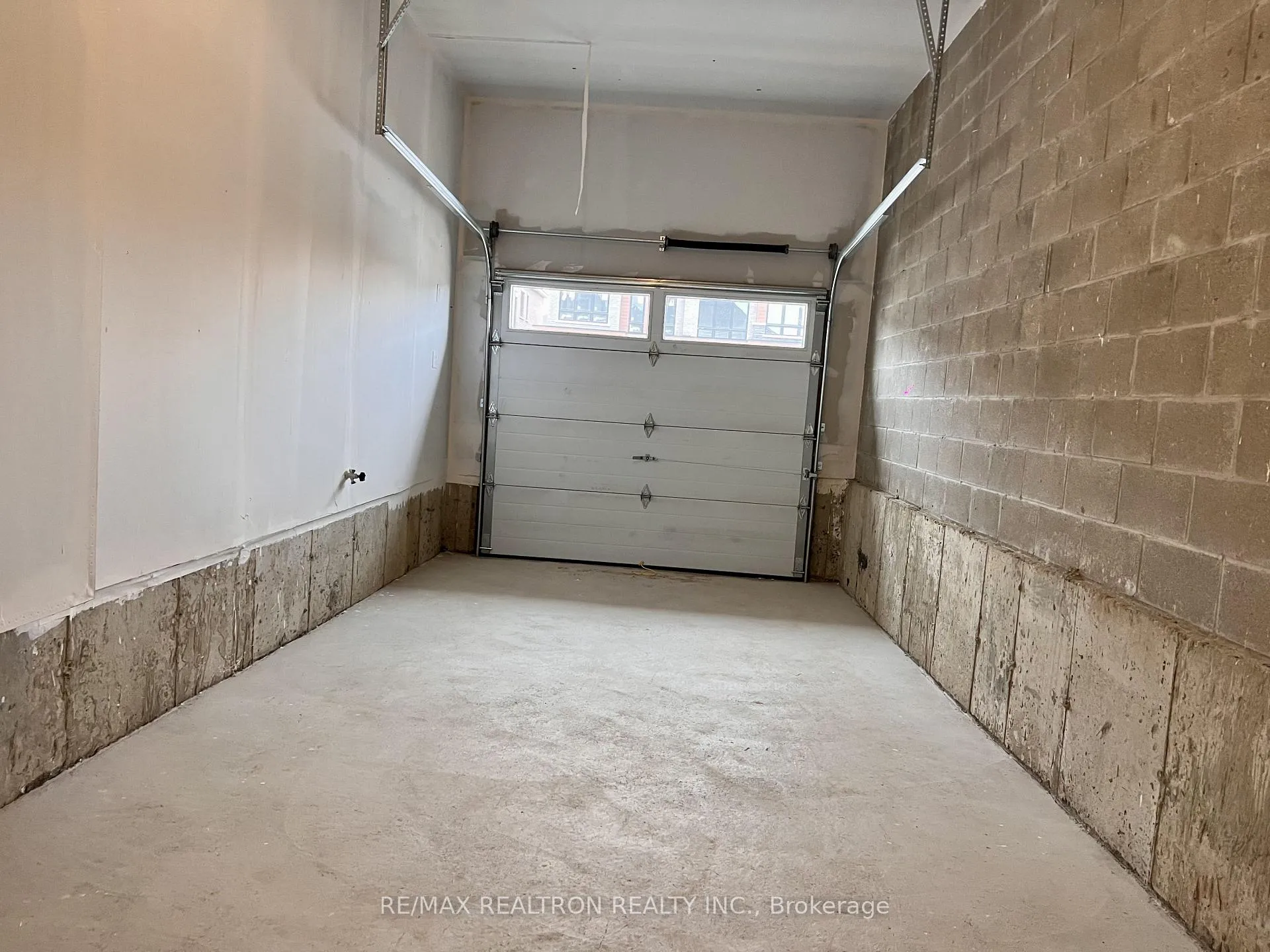 Photo 33 of 99 Bearberry Road, Springwater, Midhurst — HOMEH