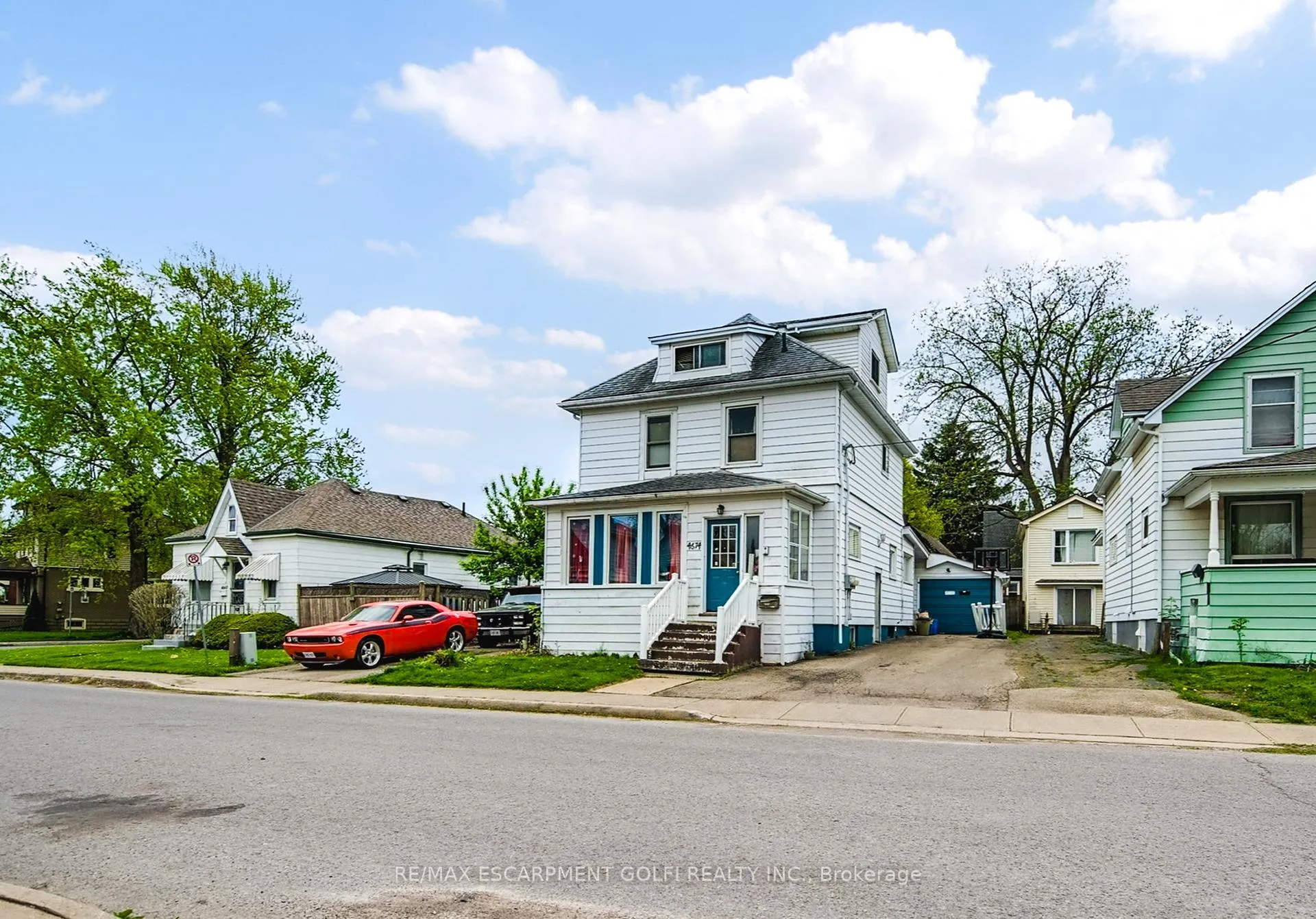 Front of 4674 Ryerson Crescent