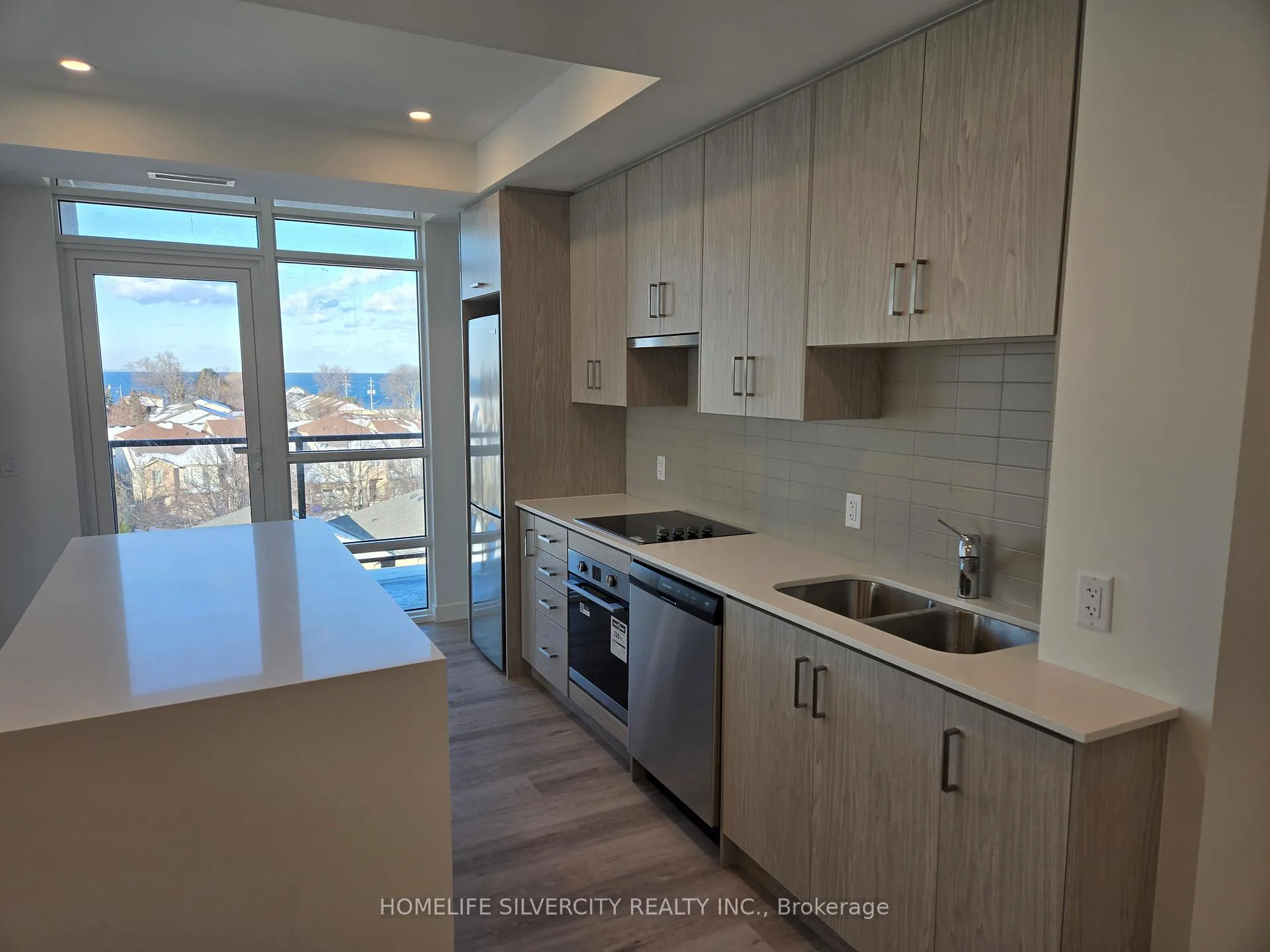 Photo 5 of Unit 509, 461 Green Road, Hamilton, Lakeshore — HOMEH
