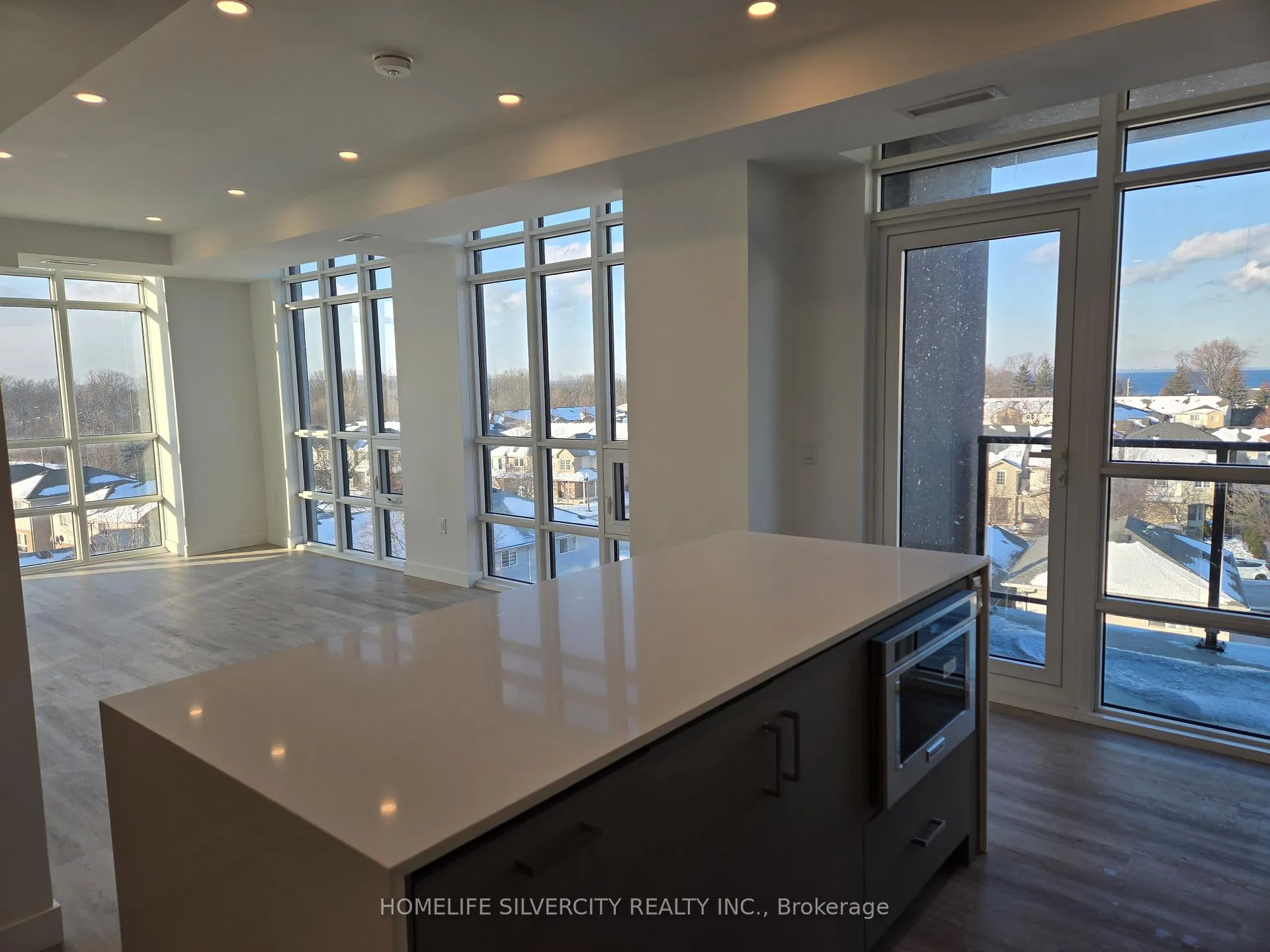 Photo 6 of Unit 509, 461 Green Road, Hamilton, Lakeshore — HOMEH