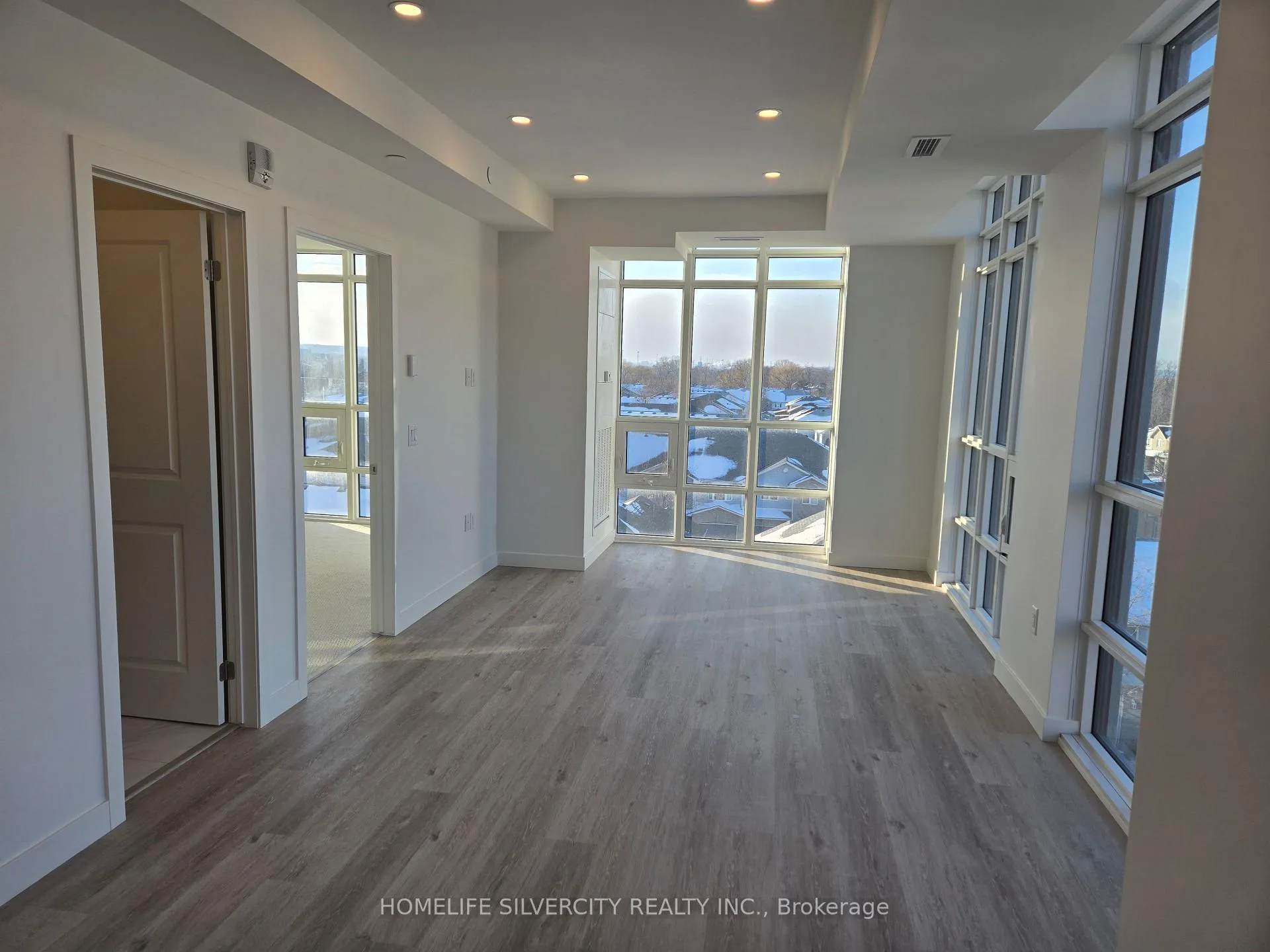 Photo 13 of Unit 509, 461 Green Road, Hamilton, Lakeshore — HOMEH