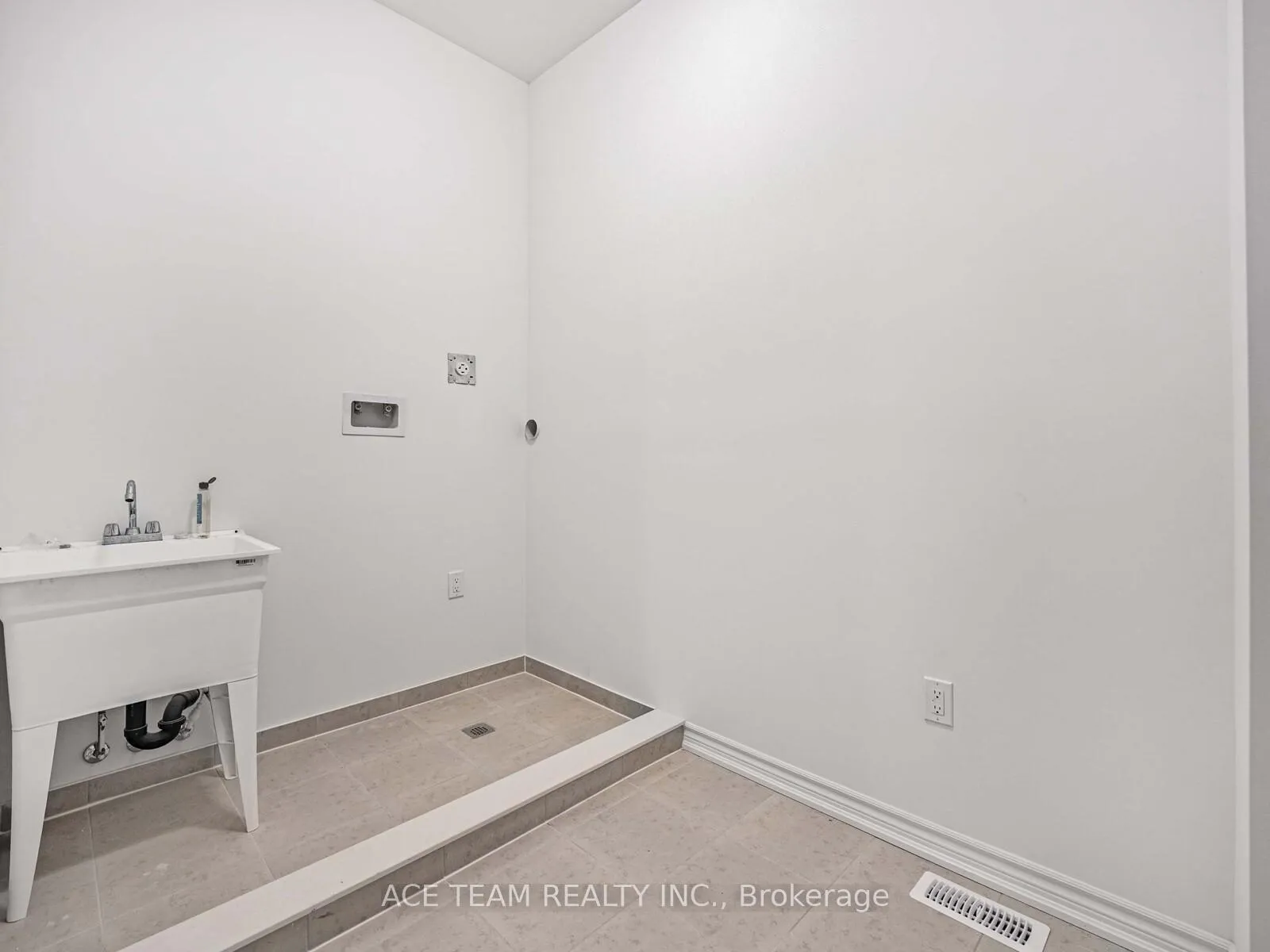 Photo 34 of 136 Molozzi Street, Erin — HOMEH