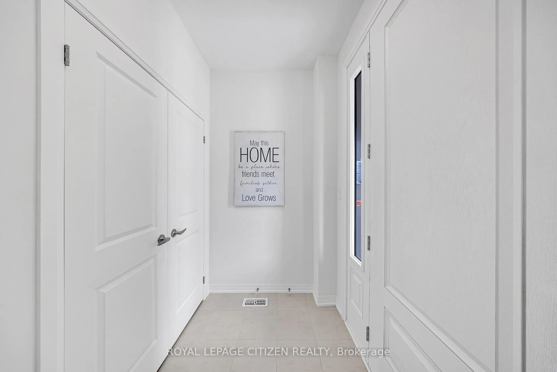 Photo 6 of 1117 Pisces Trail, Pickering, Rural Pickering — HOMEH