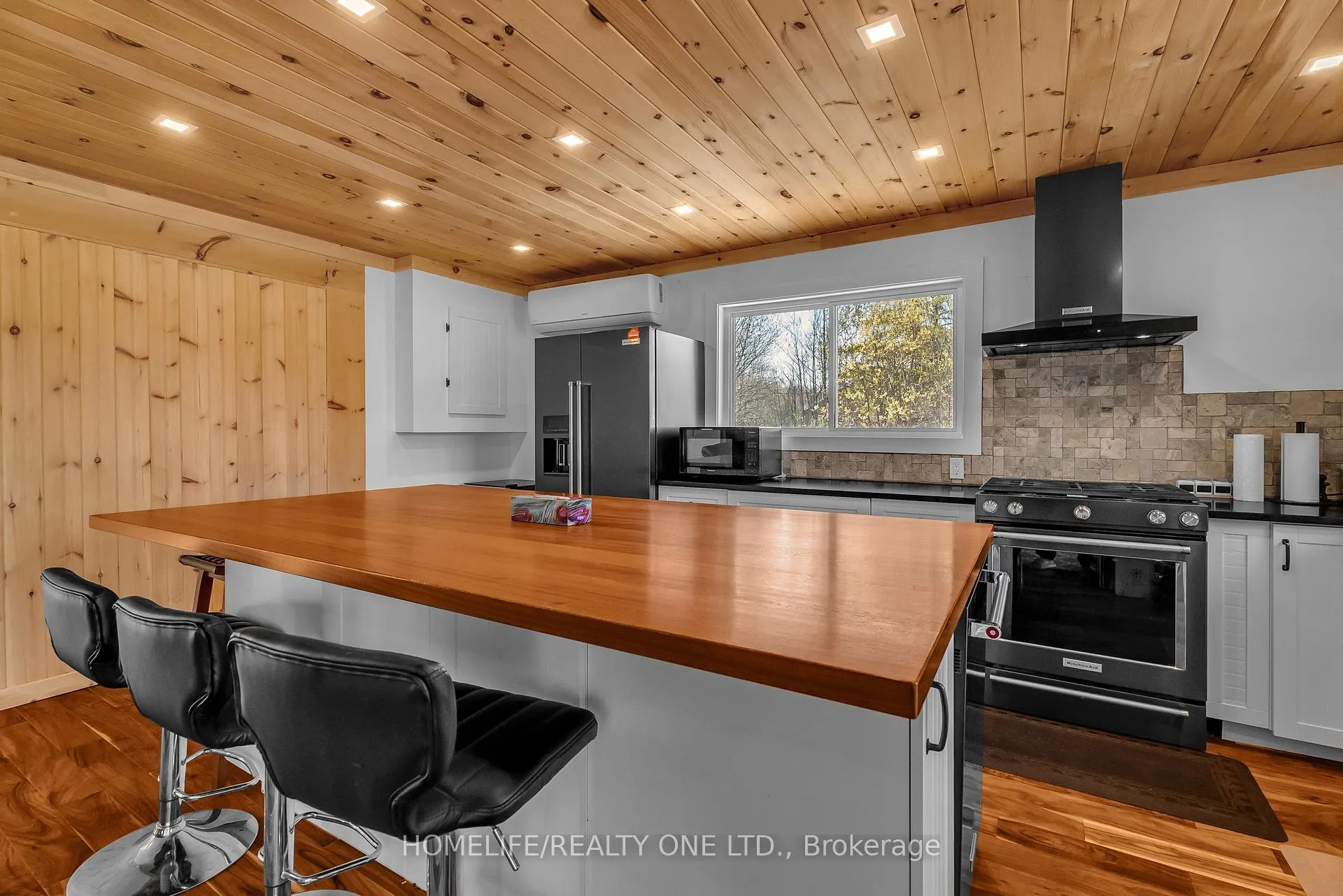 Photo 12 of 4055 Glen Cedar Drive, Ramara, Rural Ramara — HOMEH