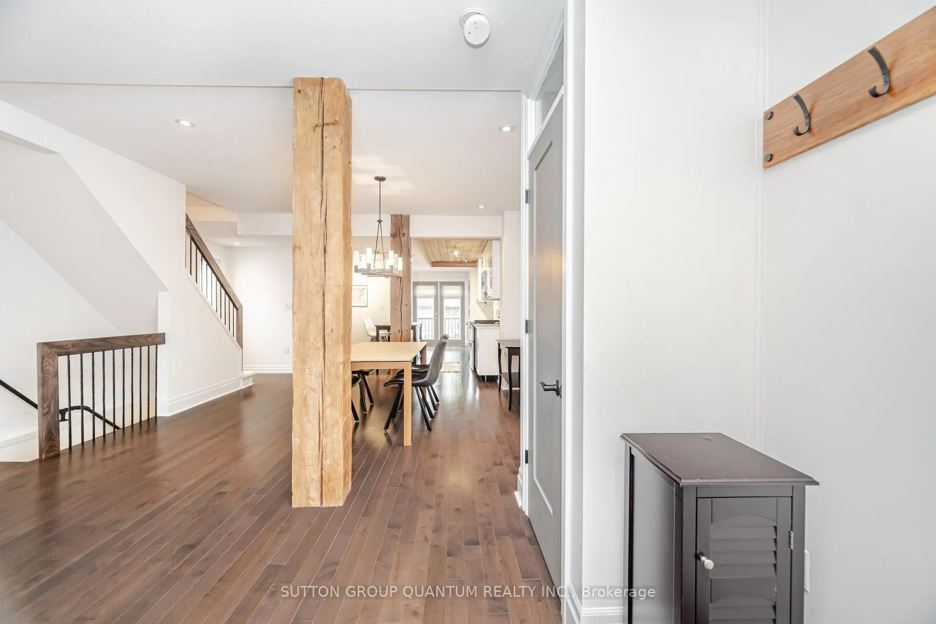 Photo 7 of 43 Woodbine Crescent E, Hamilton, Strathcona — HOMEH