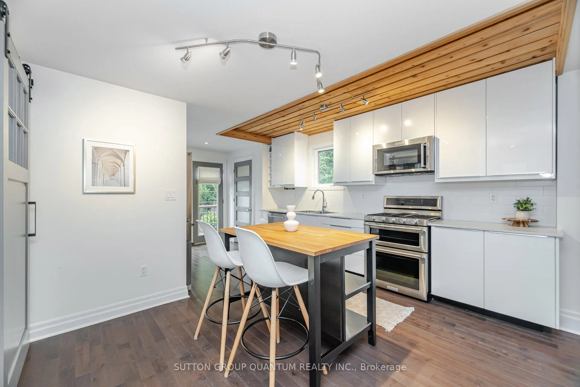 Photo 12 of 43 Woodbine Crescent E, Hamilton, Strathcona — HOMEH