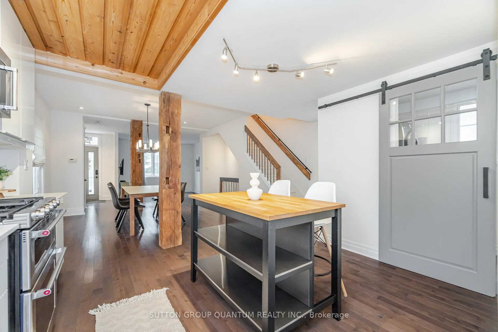 Photo 15 of 43 Woodbine Crescent E, Hamilton, Strathcona — HOMEH