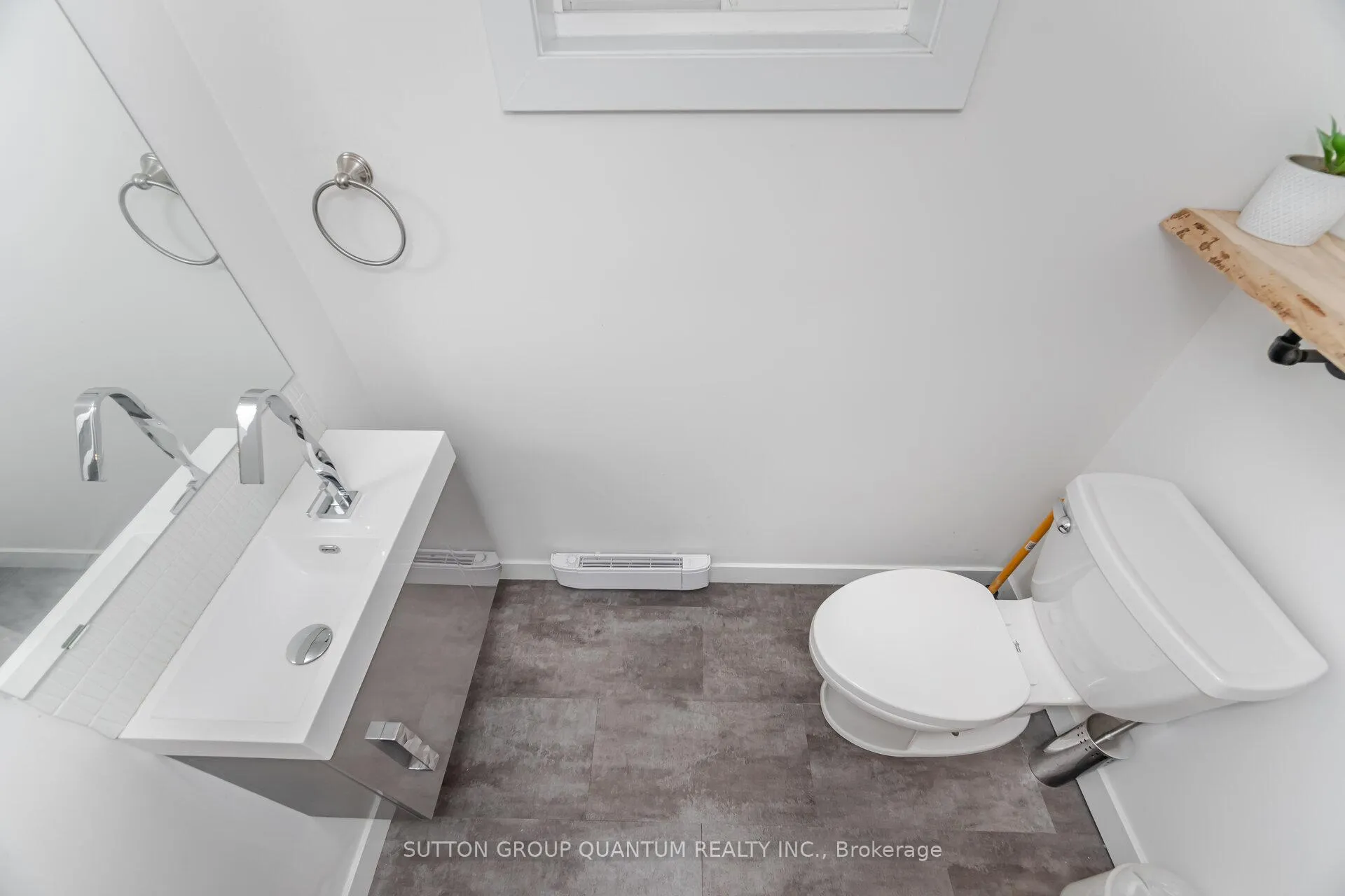 Photo 17 of 43 Woodbine Crescent E, Hamilton, Strathcona — HOMEH
