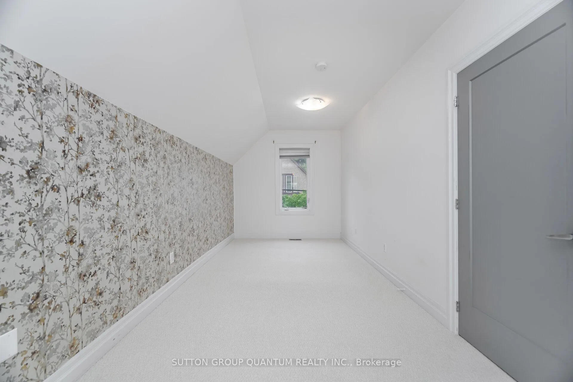 Photo 20 of 43 Woodbine Crescent E, Hamilton, Strathcona — HOMEH