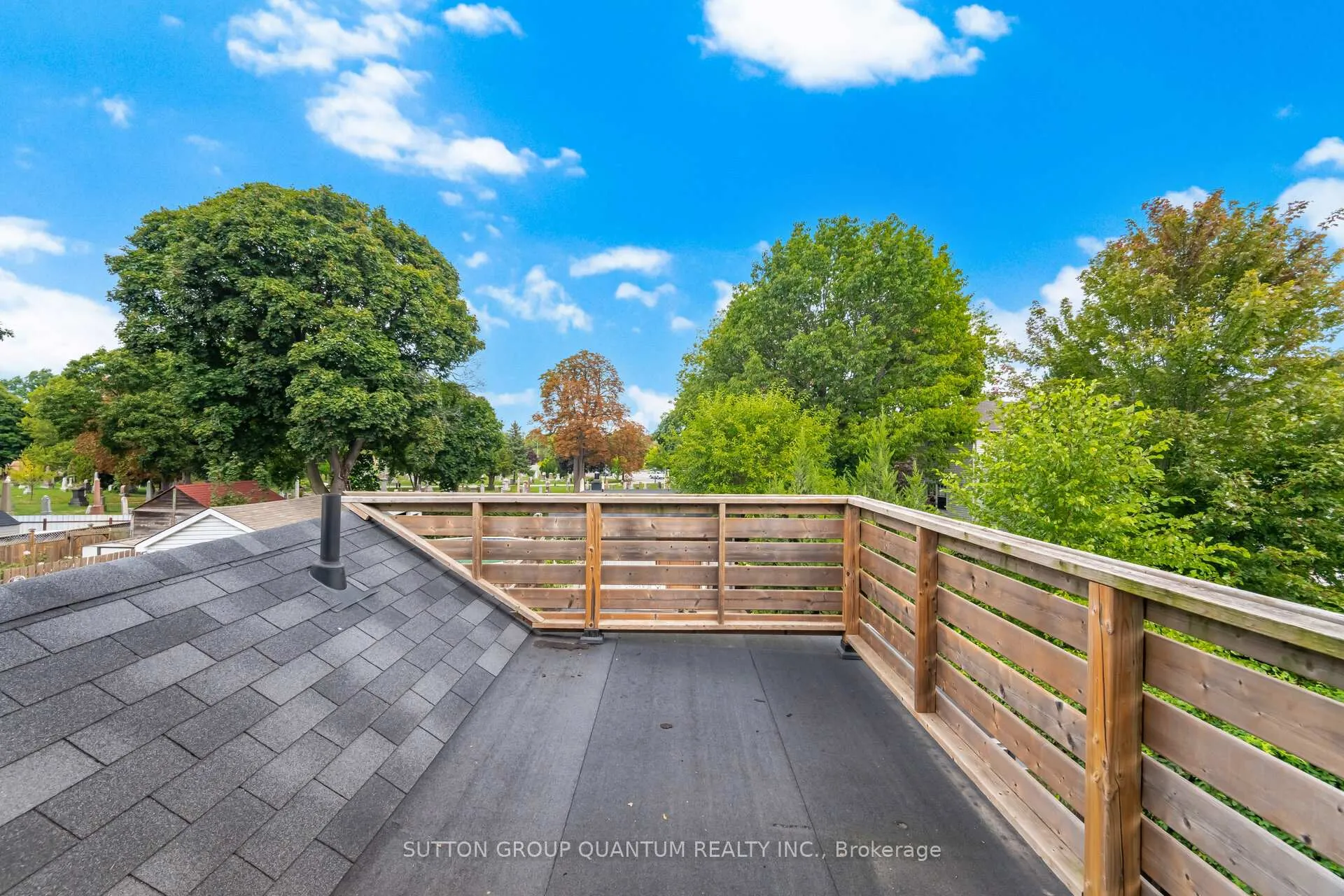 Photo 23 of 43 Woodbine Crescent E, Hamilton, Strathcona — HOMEH