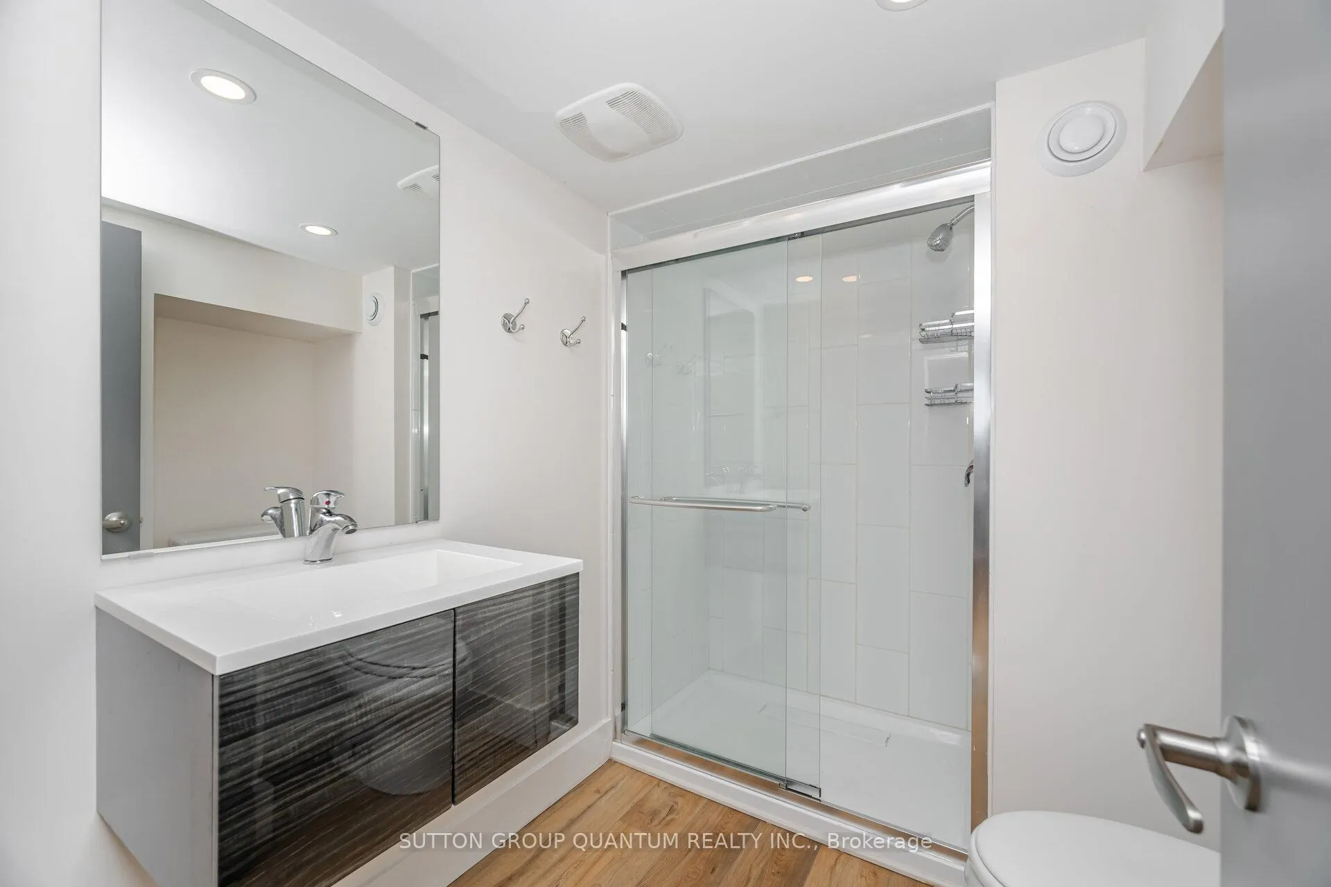 Photo 34 of 43 Woodbine Crescent E, Hamilton, Strathcona — HOMEH