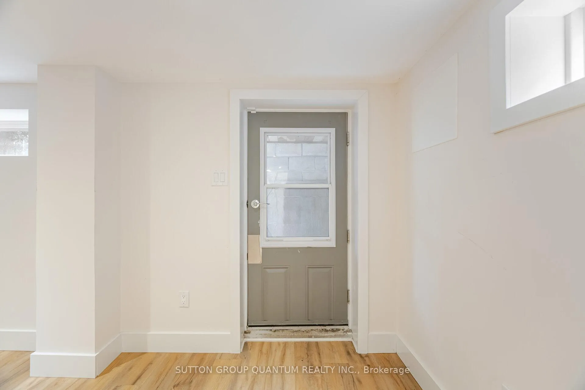 Photo 35 of 43 Woodbine Crescent E, Hamilton, Strathcona — HOMEH