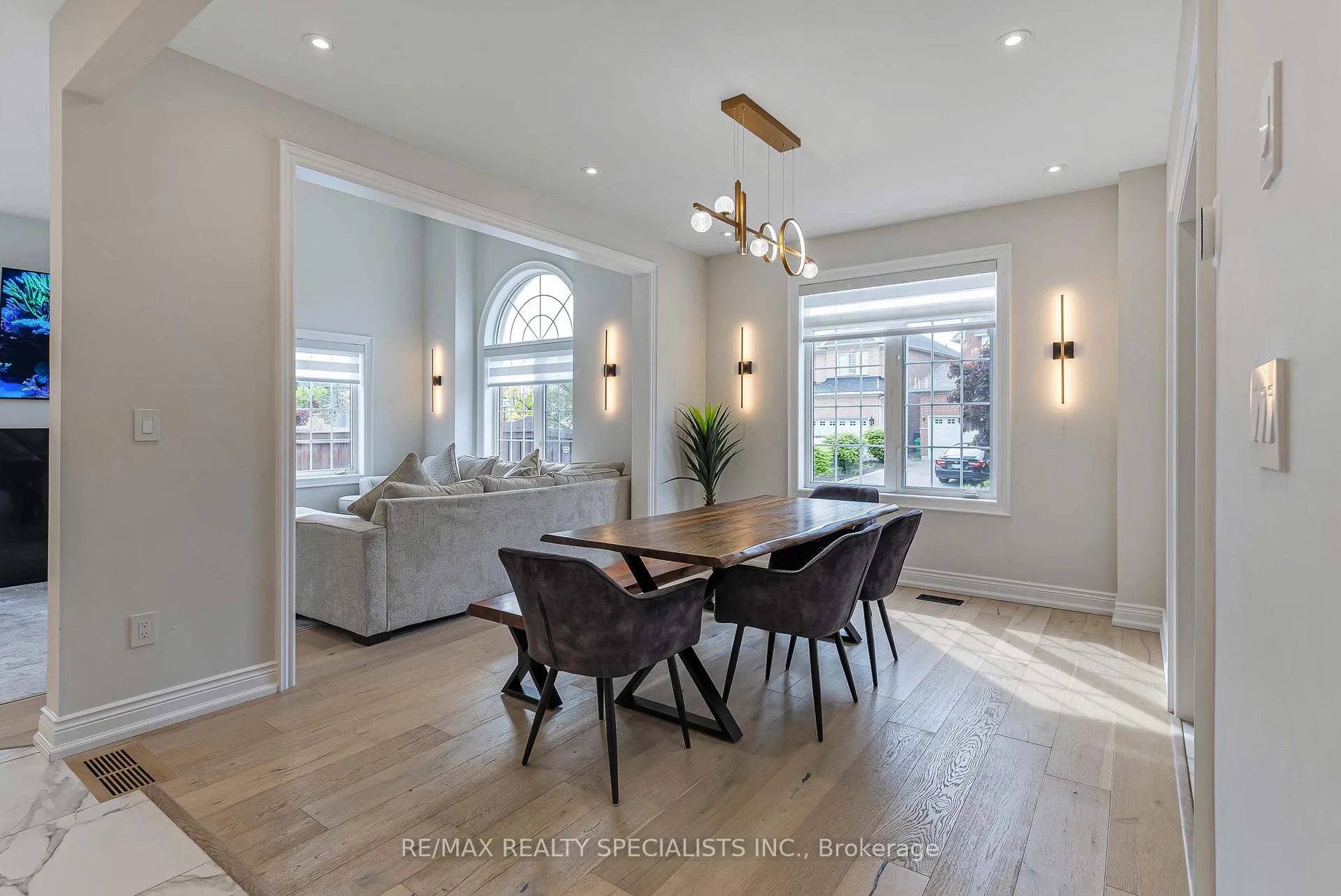 Photo 8 of 35 Ewart Street, Caledon, Bolton North — HOMEH