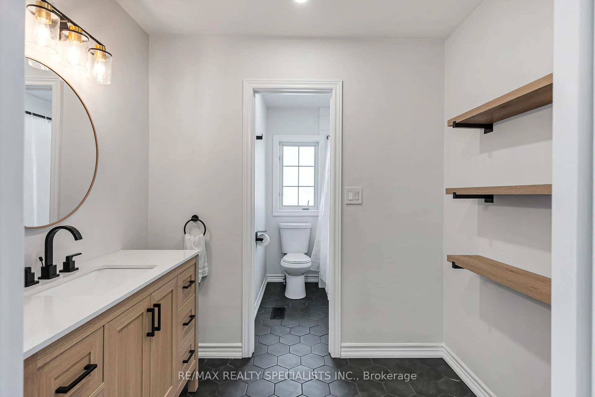 Photo 20 of 35 Ewart Street, Caledon, Bolton North — HOMEH
