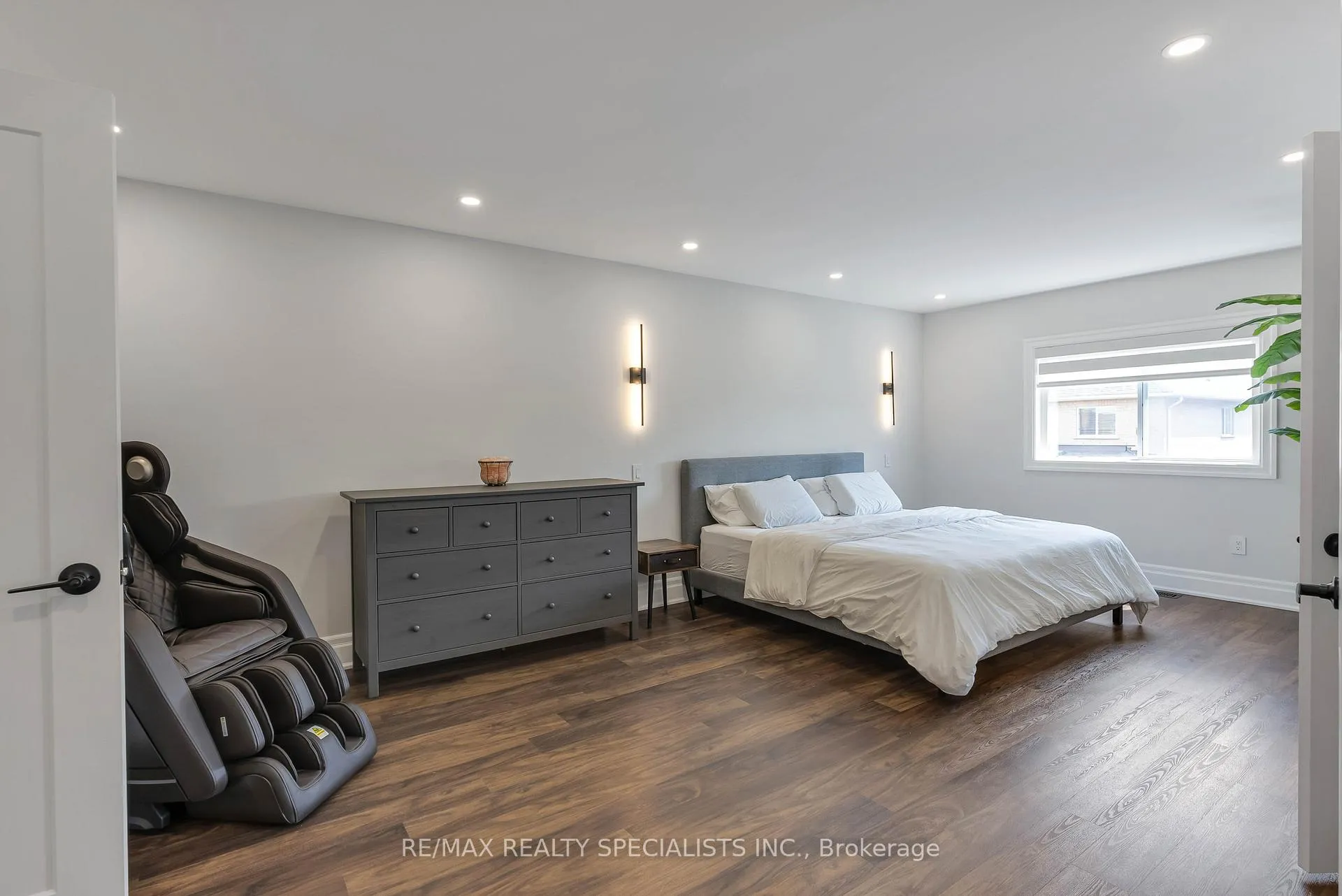 Photo 25 of 35 Ewart Street, Caledon, Bolton North — HOMEH