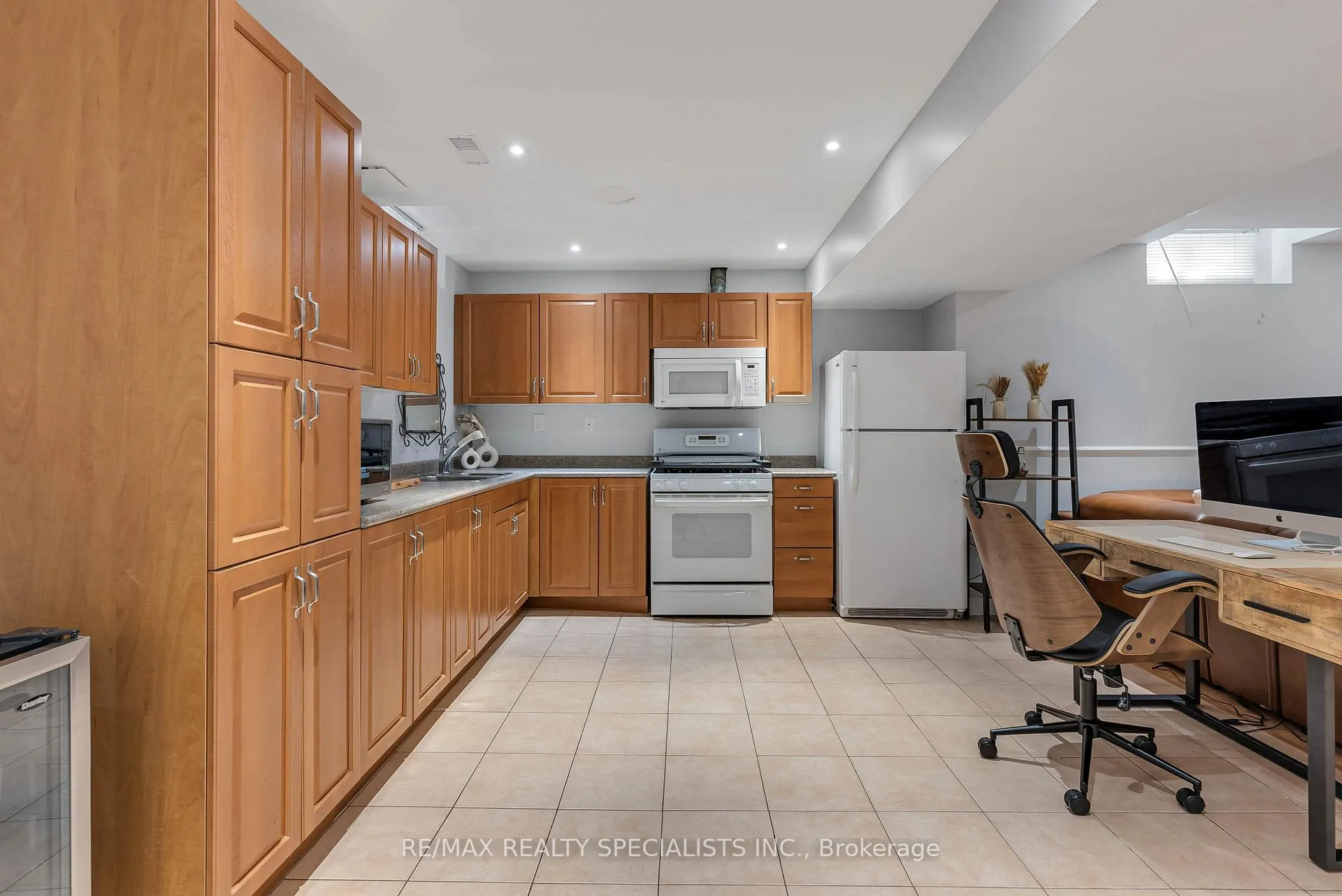 Photo 36 of 35 Ewart Street, Caledon, Bolton North — HOMEH