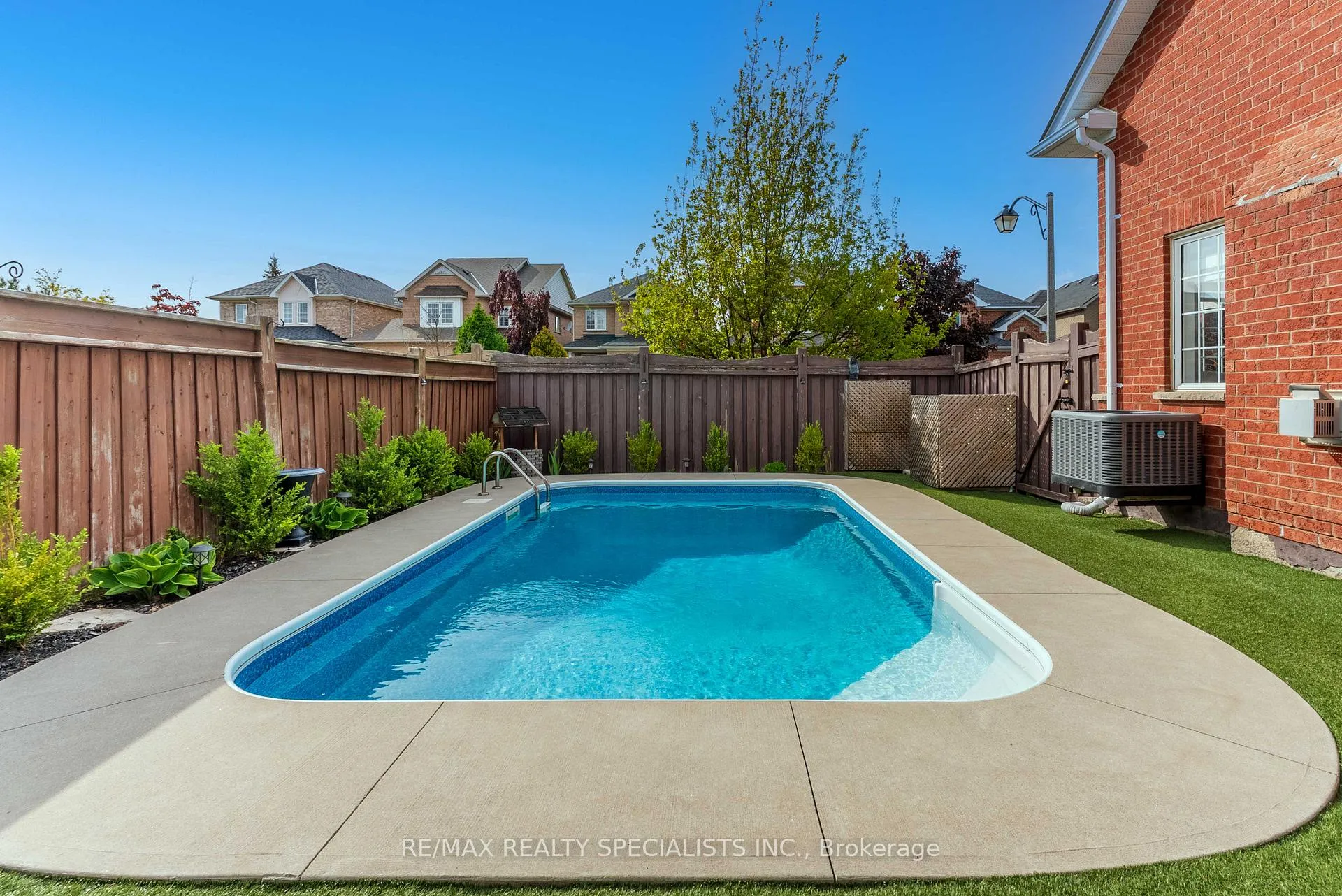 Photo 48 of 35 Ewart Street, Caledon, Bolton North — HOMEH