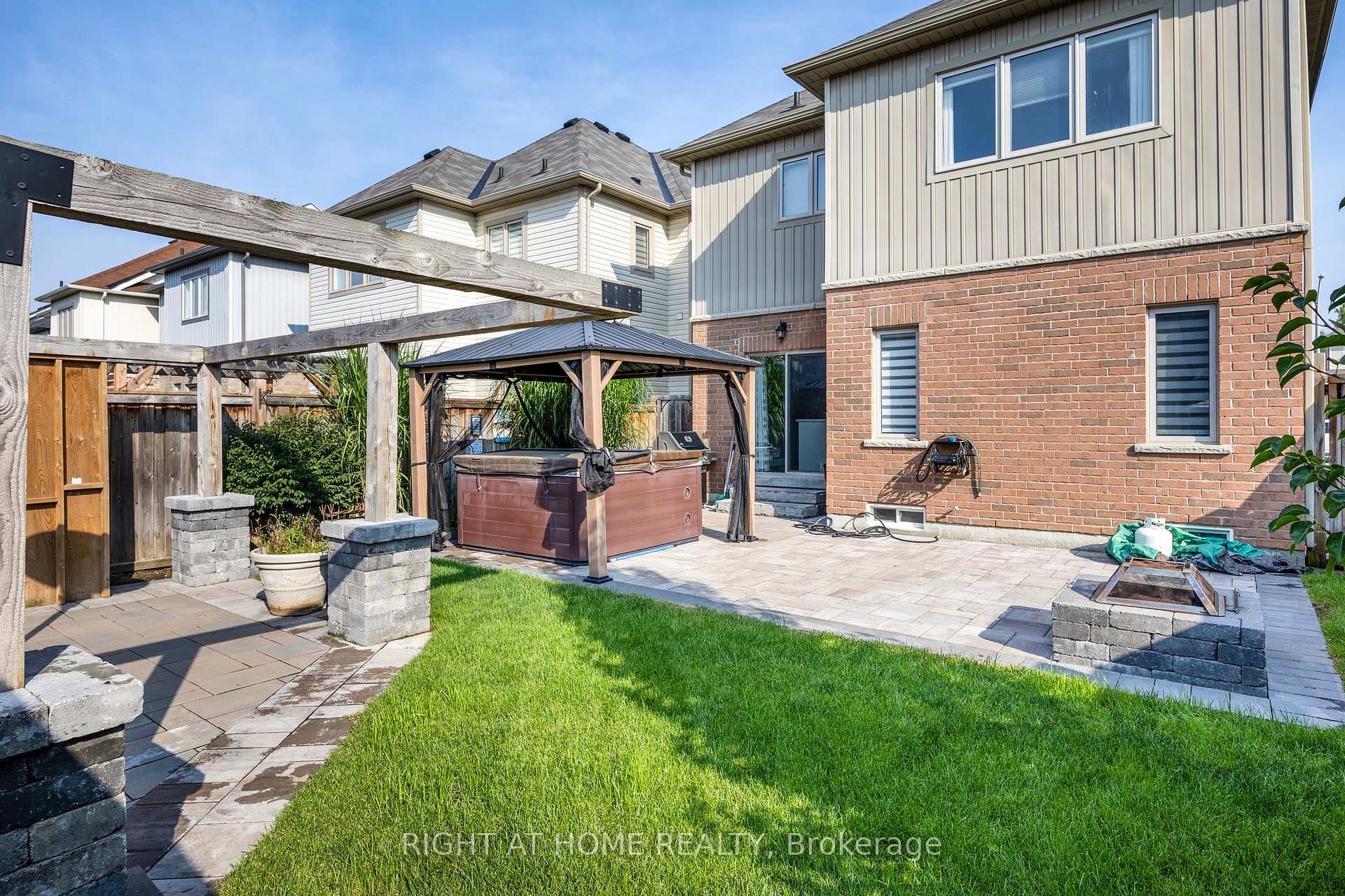 Photo 23 of 53 Decarolis Crescent, Essa, Angus — HOMEH