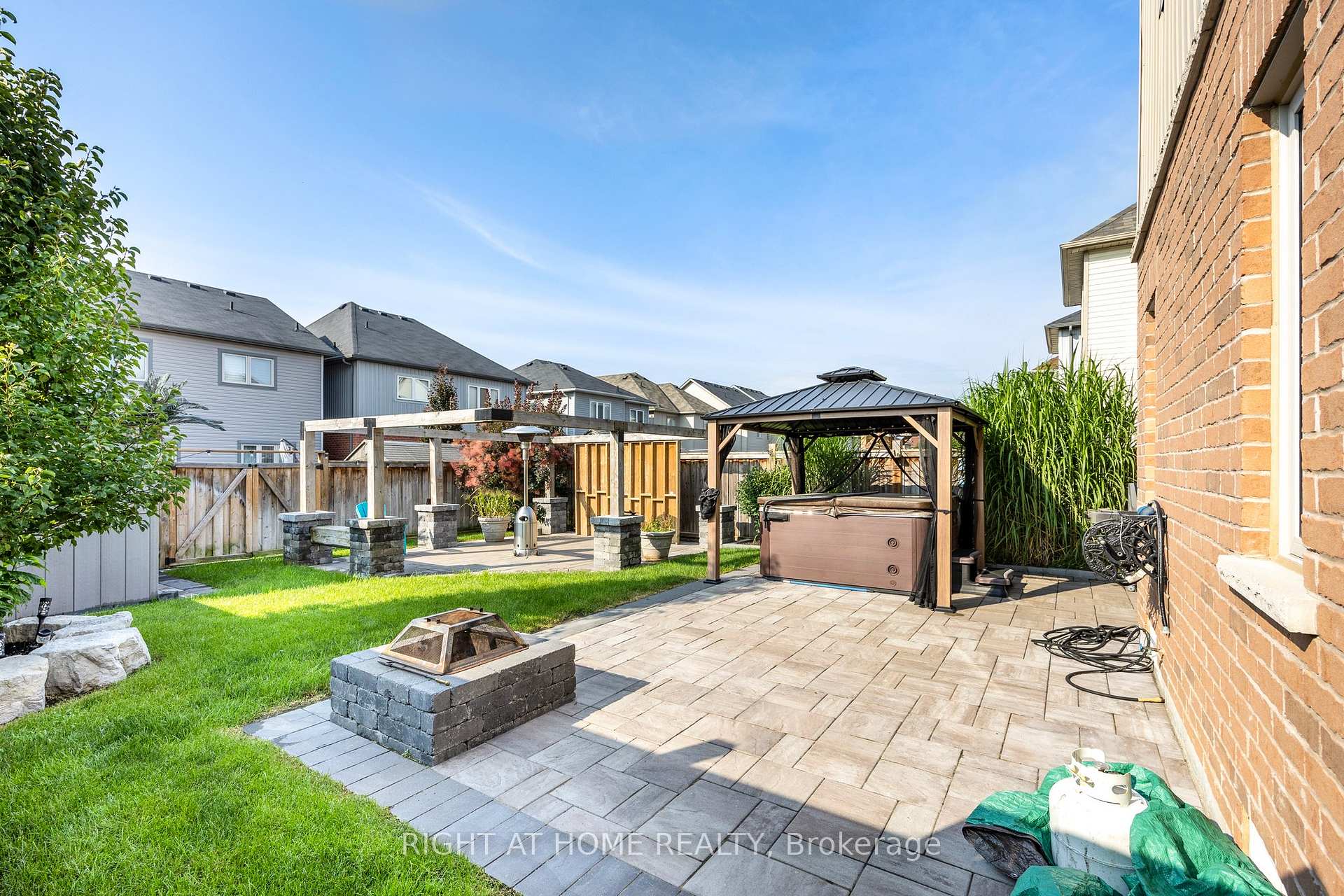 Photo 24 of 53 Decarolis Crescent, Essa, Angus — HOMEH
