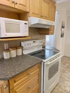 Photo 3 of 14 Greenfield Crescent, Whitby, Blue Grass Meadows — HOMEH