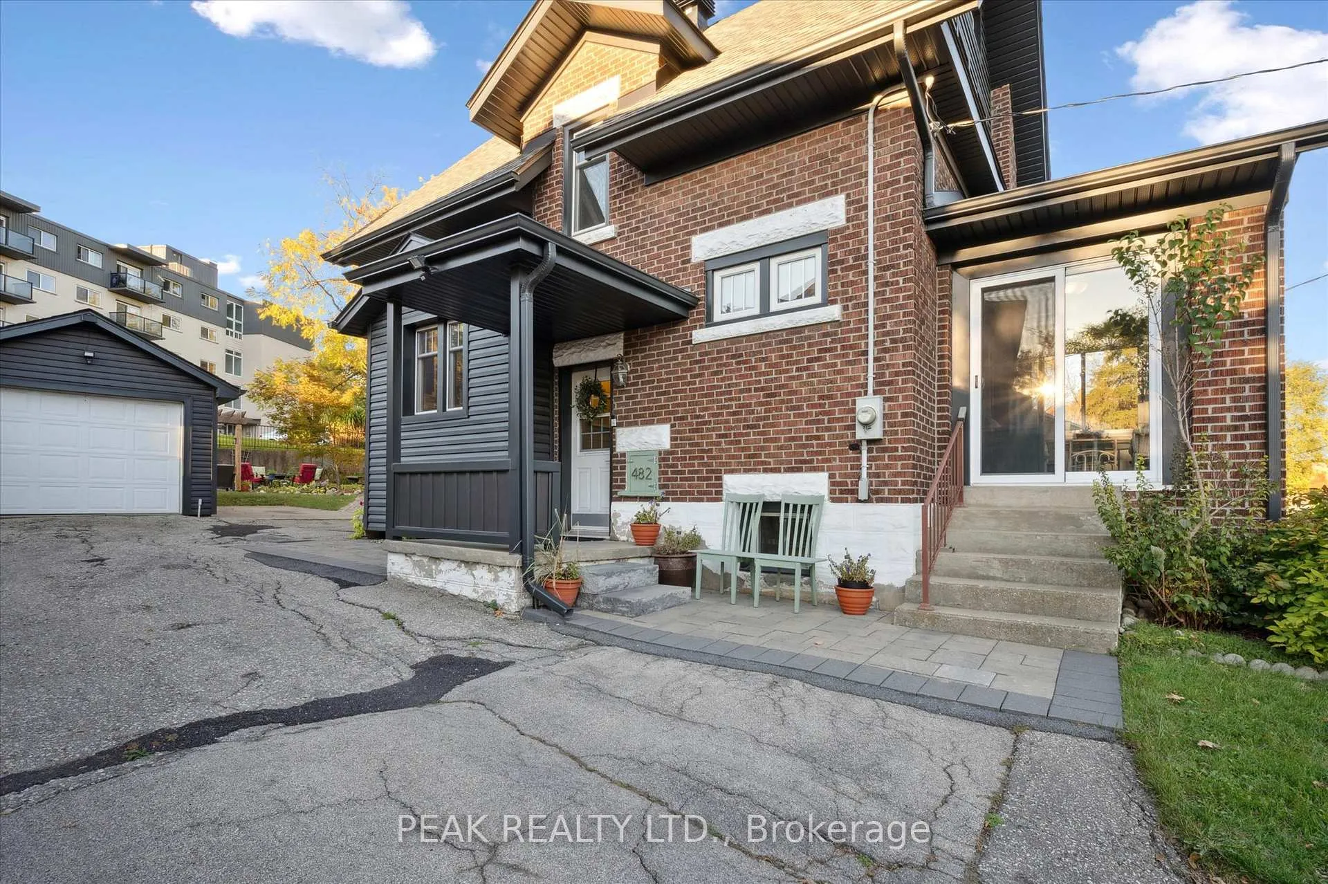 Photo 2 of 482 Wellington Street N, Kitchener — HOMEH