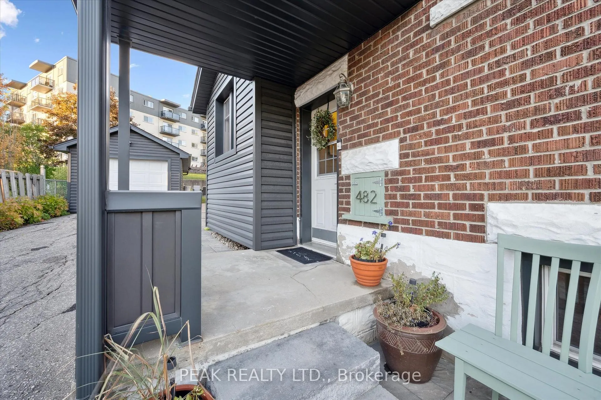 Photo 3 of 482 Wellington Street N, Kitchener — HOMEH