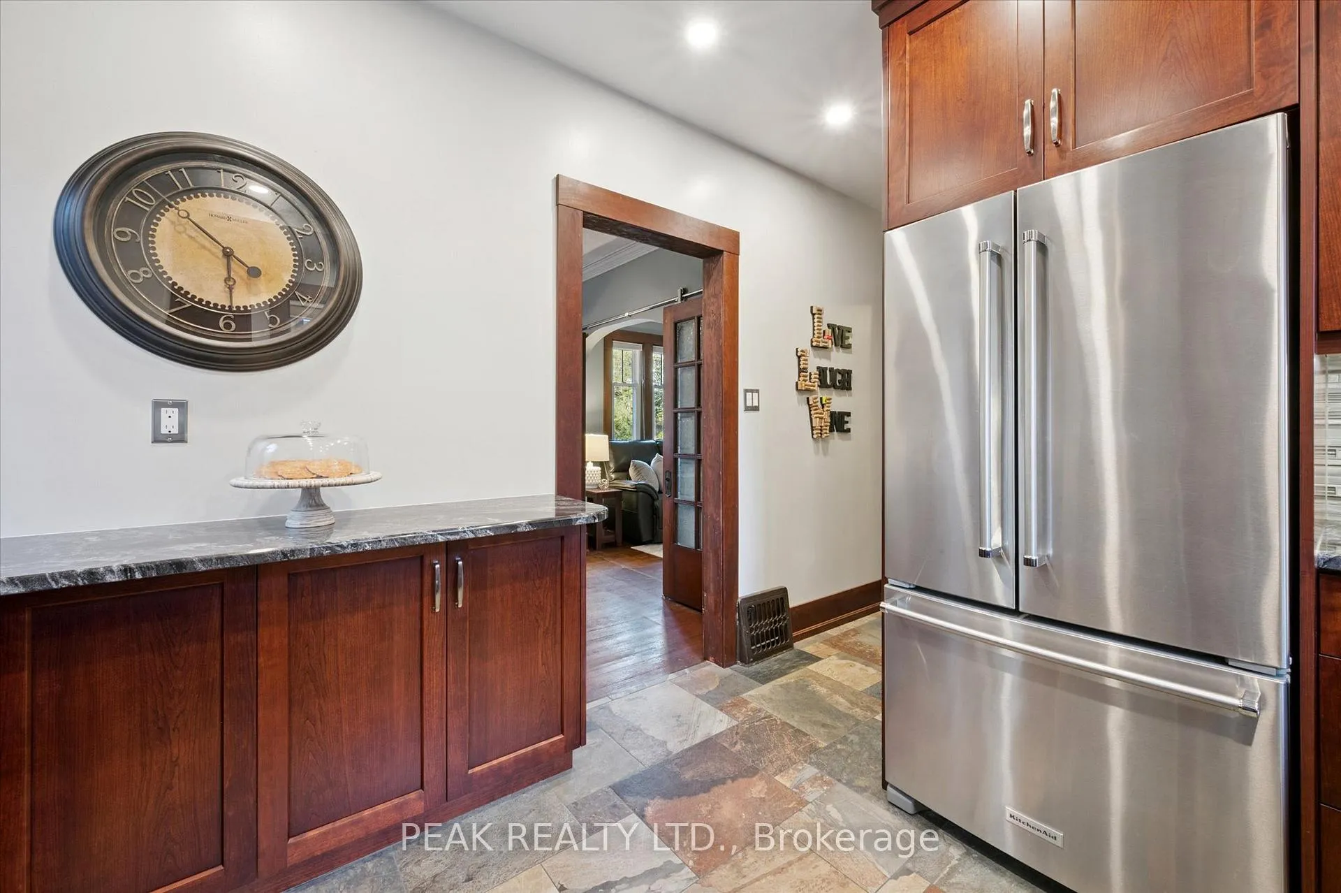 Photo 11 of 482 Wellington Street N, Kitchener — HOMEH