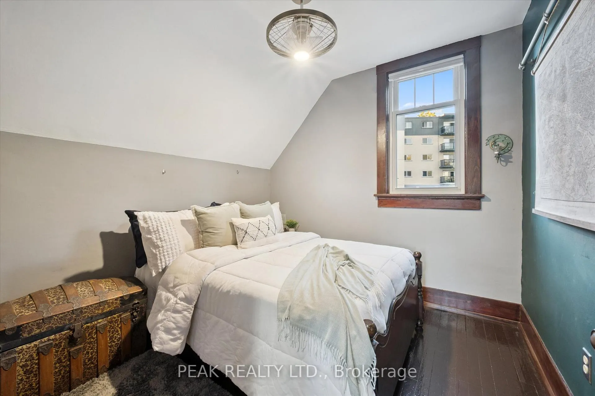 Photo 17 of 482 Wellington Street N, Kitchener — HOMEH