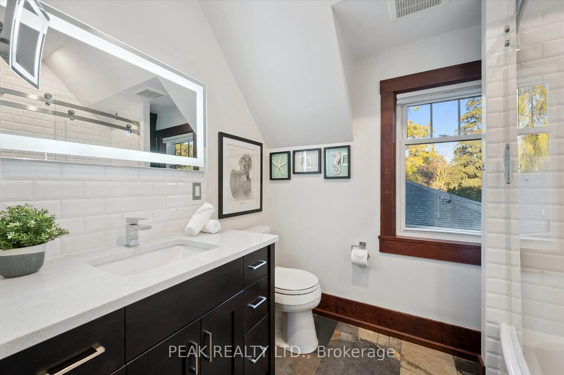 Photo 22 of 482 Wellington Street N, Kitchener — HOMEH